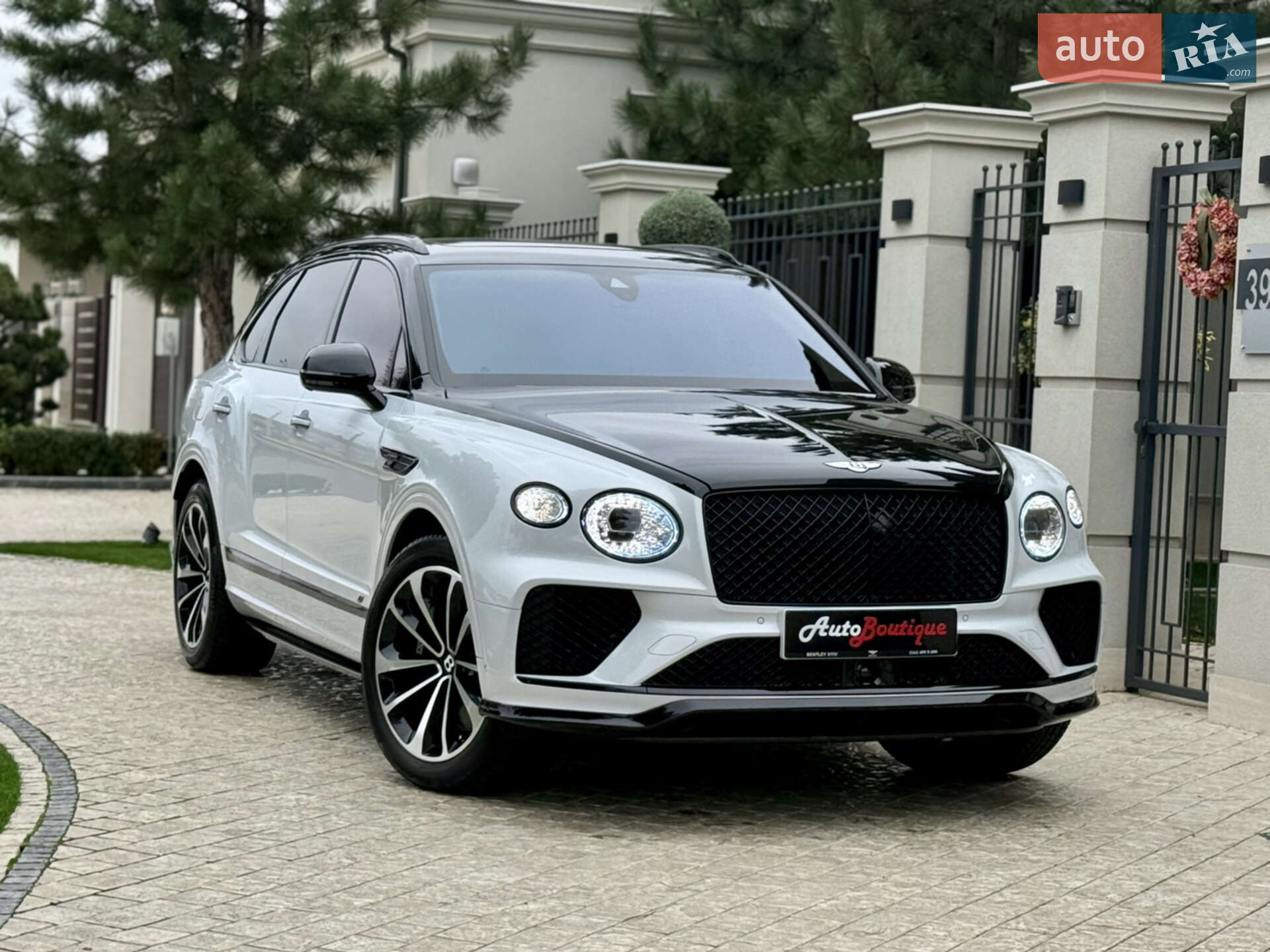Bentley Bentayga 2024 VIN SJAAB14V2RC025635 фото оголошення 26 з 74
