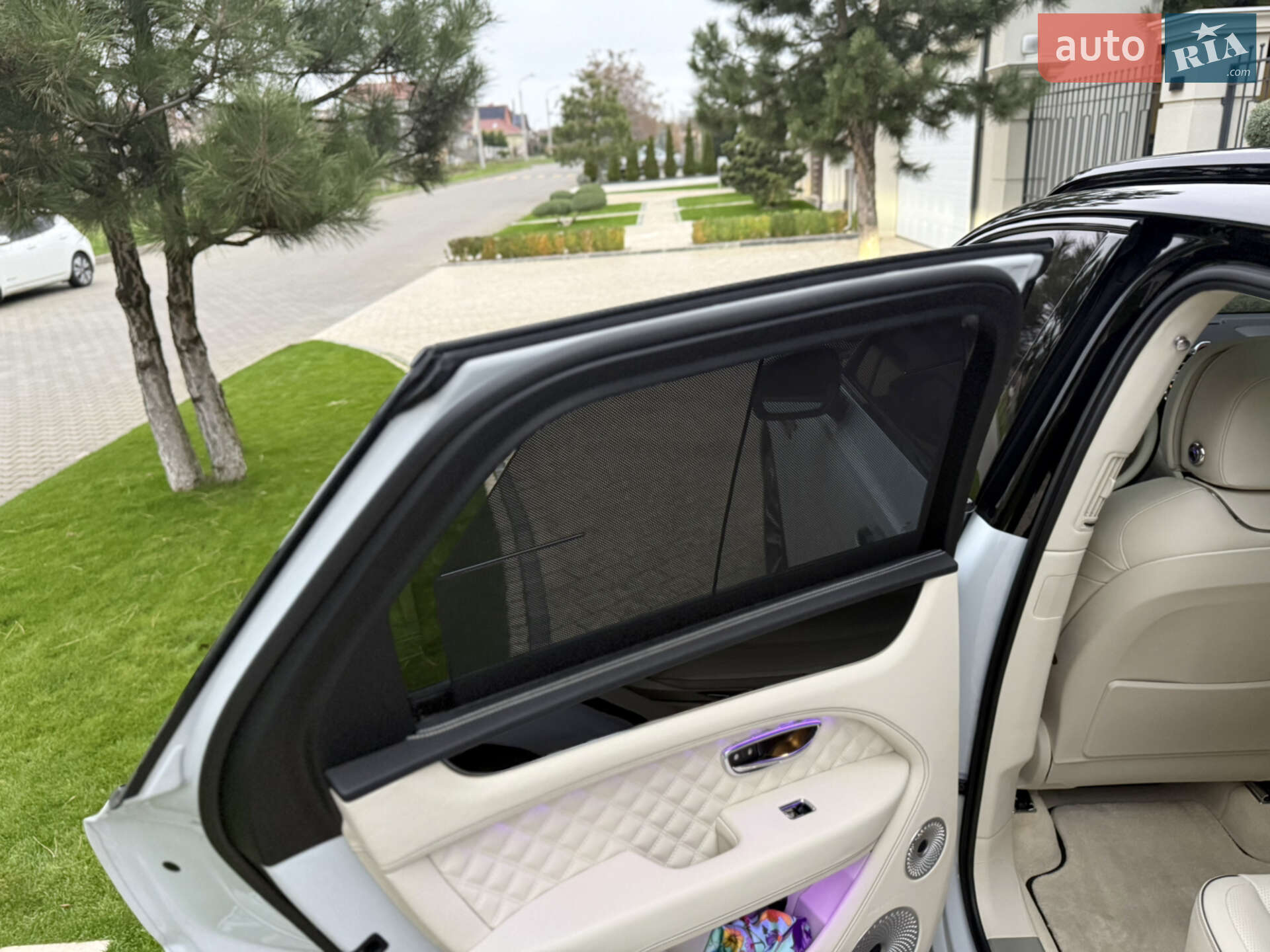 Bentley Bentayga 2024 VIN SJAAB14V2RC025635 фото оголошення 37 з 74