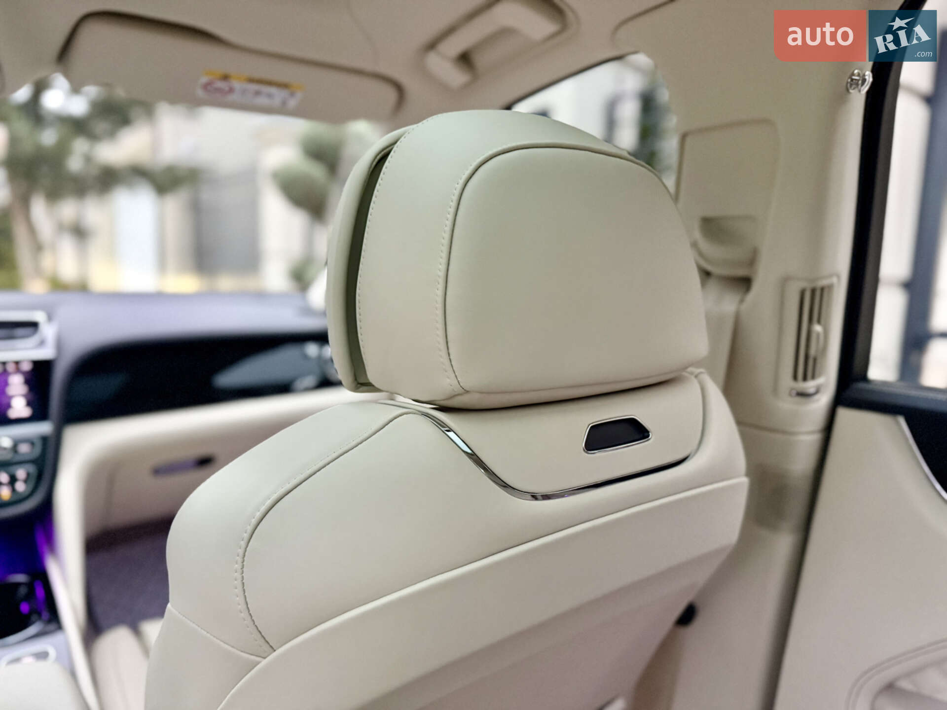 Bentley Bentayga 2024 VIN SJAAB14V2RC025635 фото оголошення 39 з 74