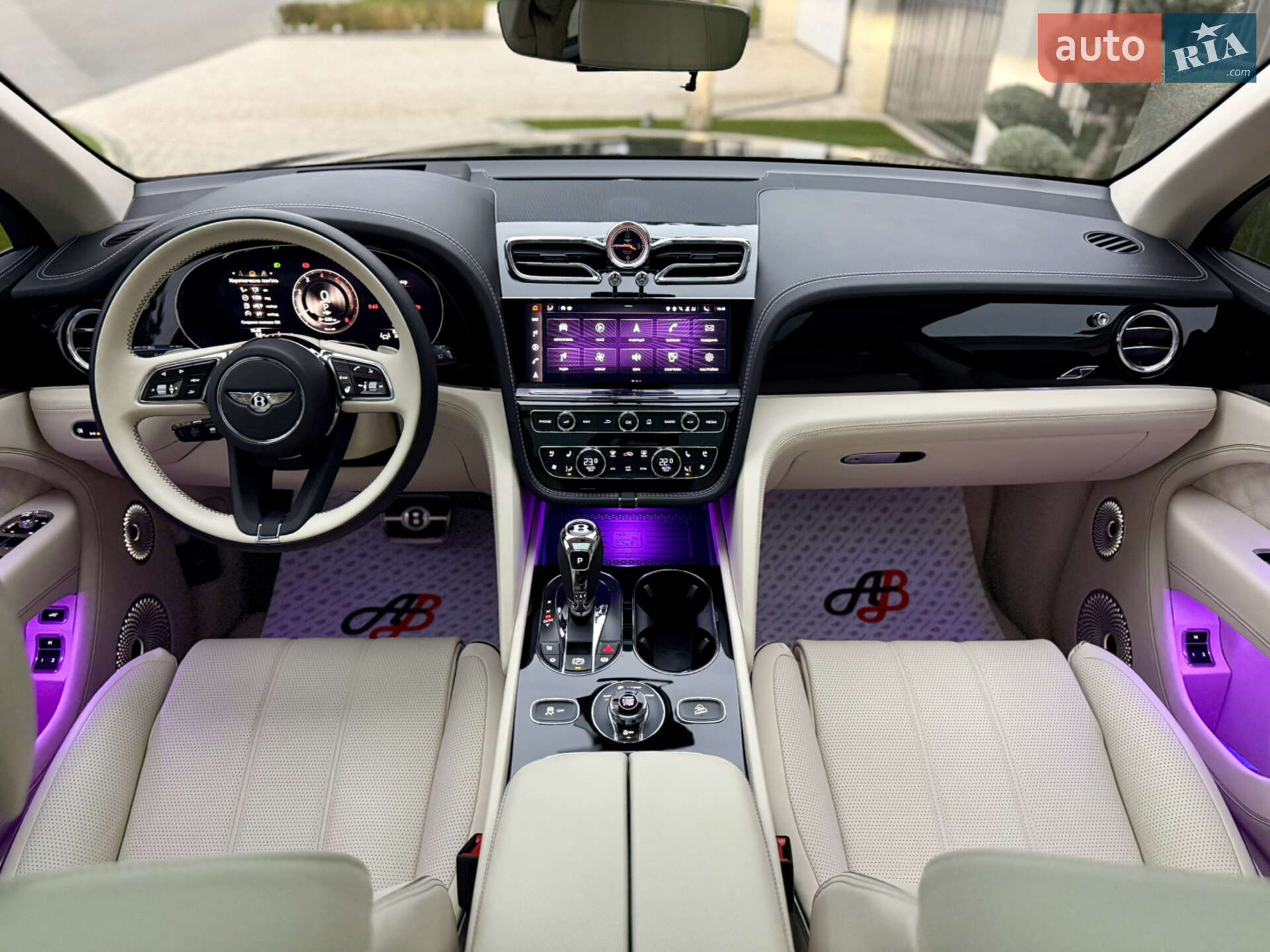 Bentley Bentayga 2024 VIN SJAAB14V2RC025635 фото оголошення 43 з 74