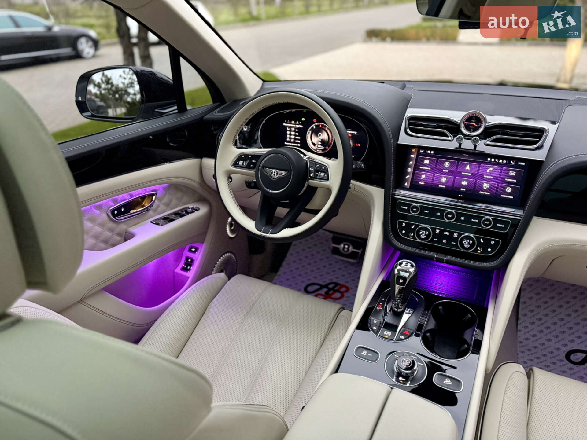 Bentley Bentayga 2024 VIN SJAAB14V2RC025635 фото оголошення 44 з 74