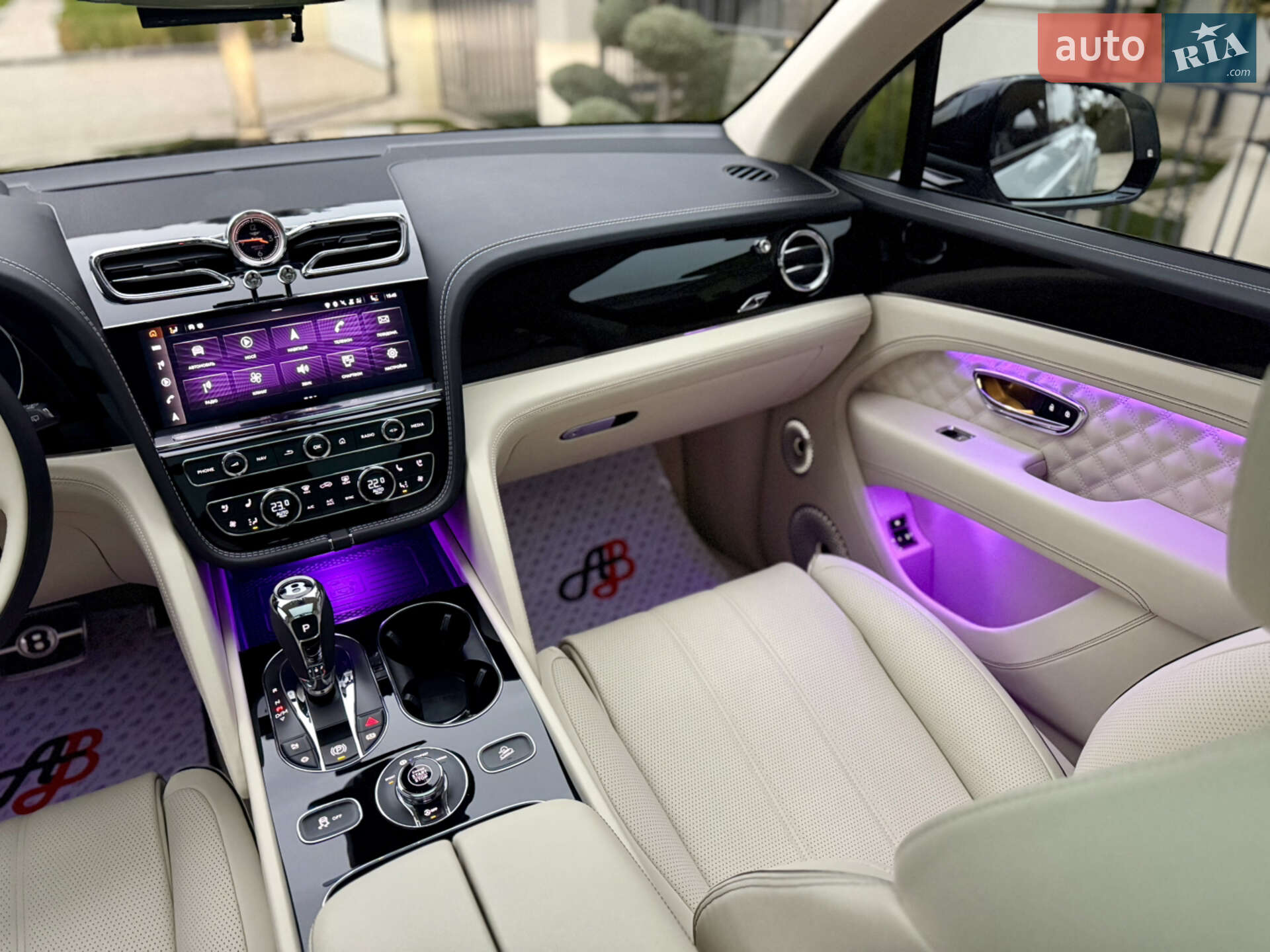 Bentley Bentayga 2024 VIN SJAAB14V2RC025635 фото оголошення 45 з 74
