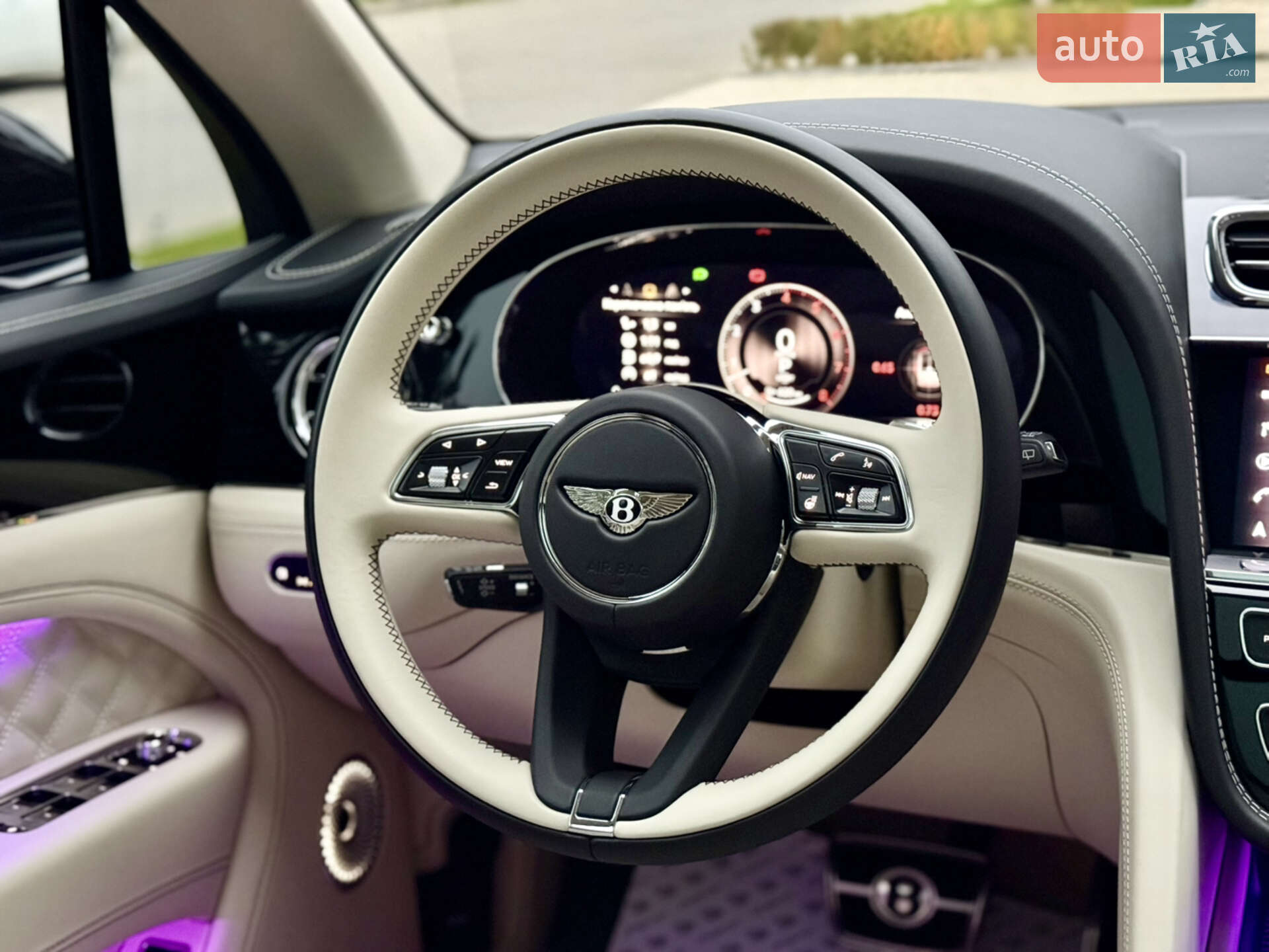 Bentley Bentayga 2024 VIN SJAAB14V2RC025635 фото оголошення 56 з 74