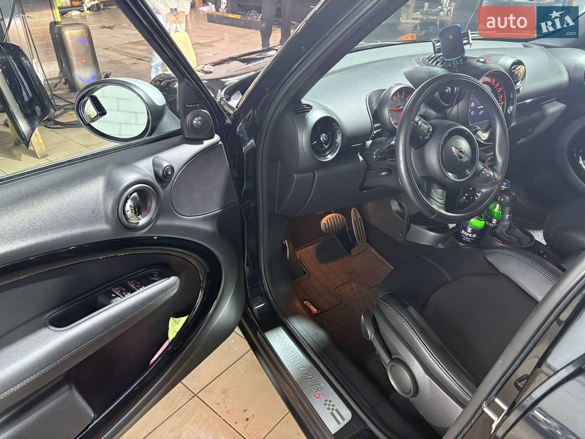 Mini Countryman 2016 VIN WMWZC3C53GWT11112 фото оголошення 5 з 19