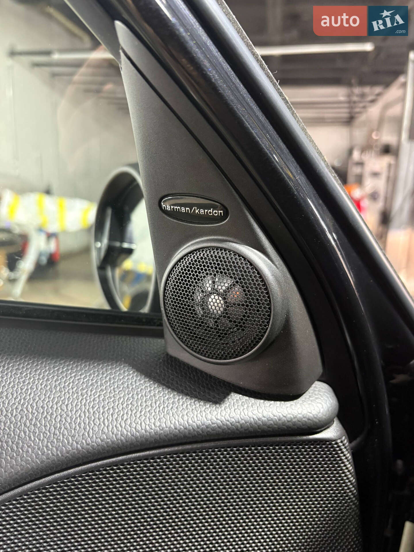 Mini Countryman 2016 VIN WMWZC3C53GWT11112 фото оголошення 16 з 19
