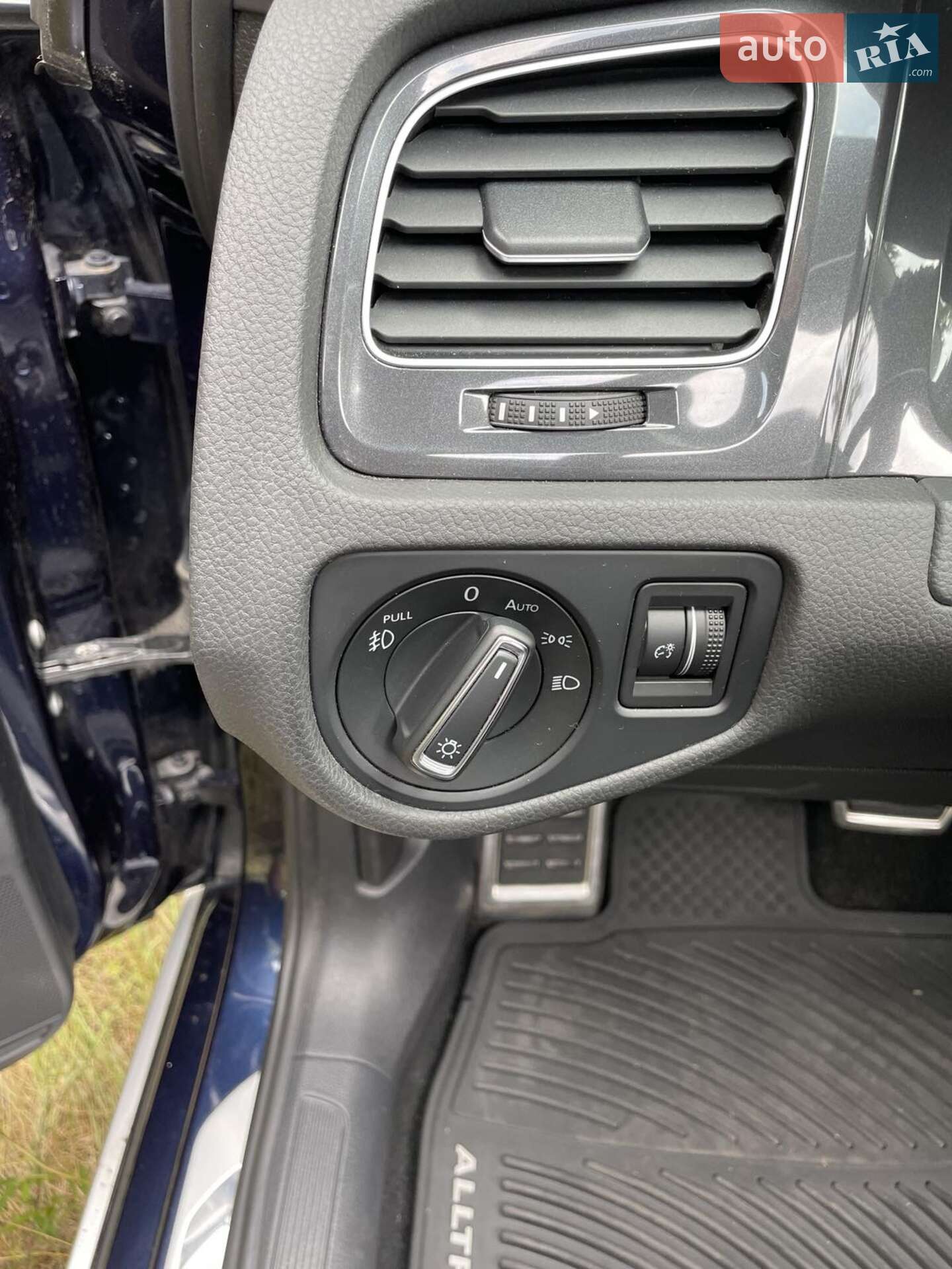 Volkswagen Golf Alltrack 2018 VIN 3VWH17AU1JM763411 фото оголошення 33 з 53