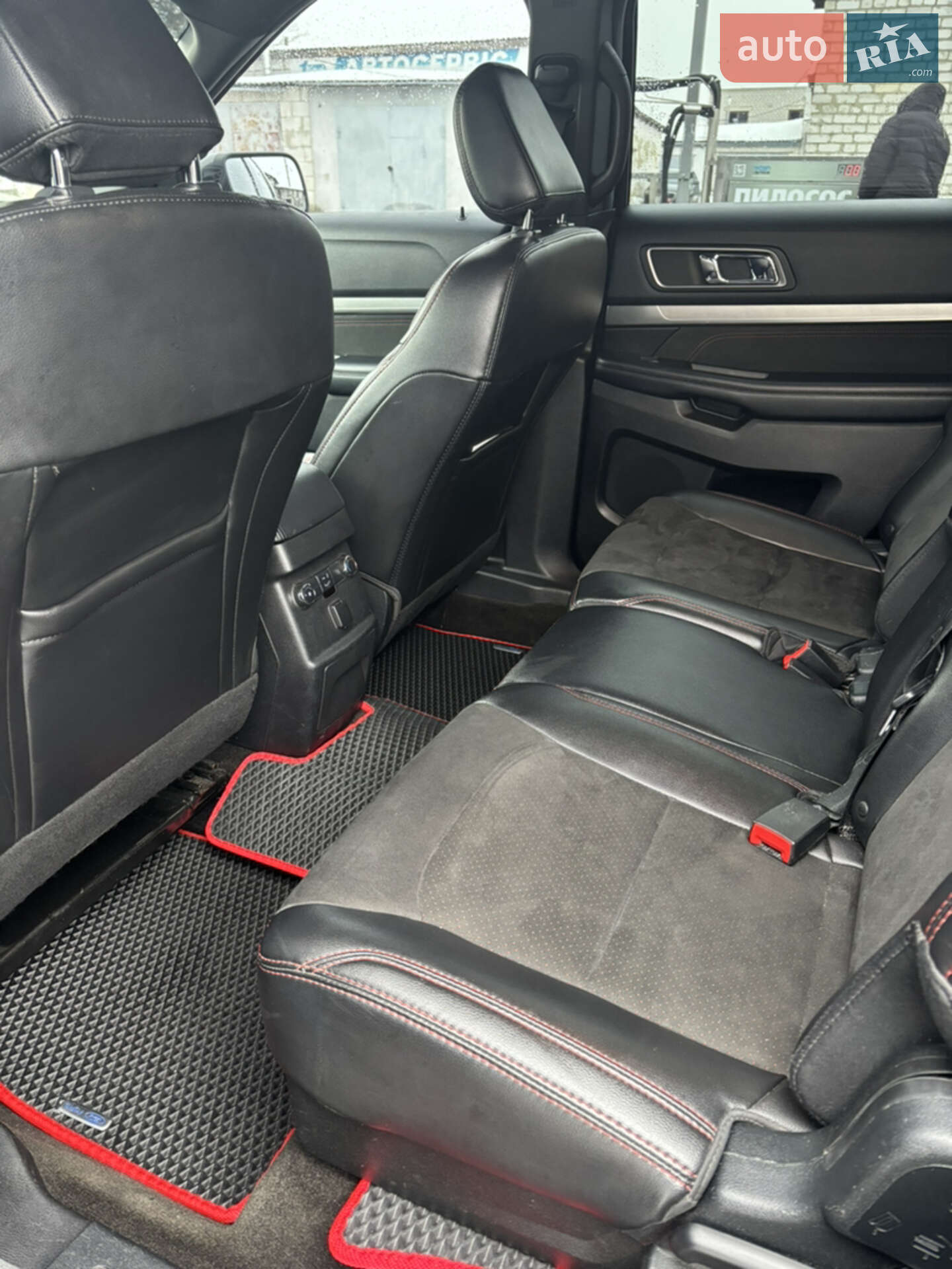 Ford Explorer 2018 VIN 1FM5K8D84JGB82840 фото оголошення 7 з 18