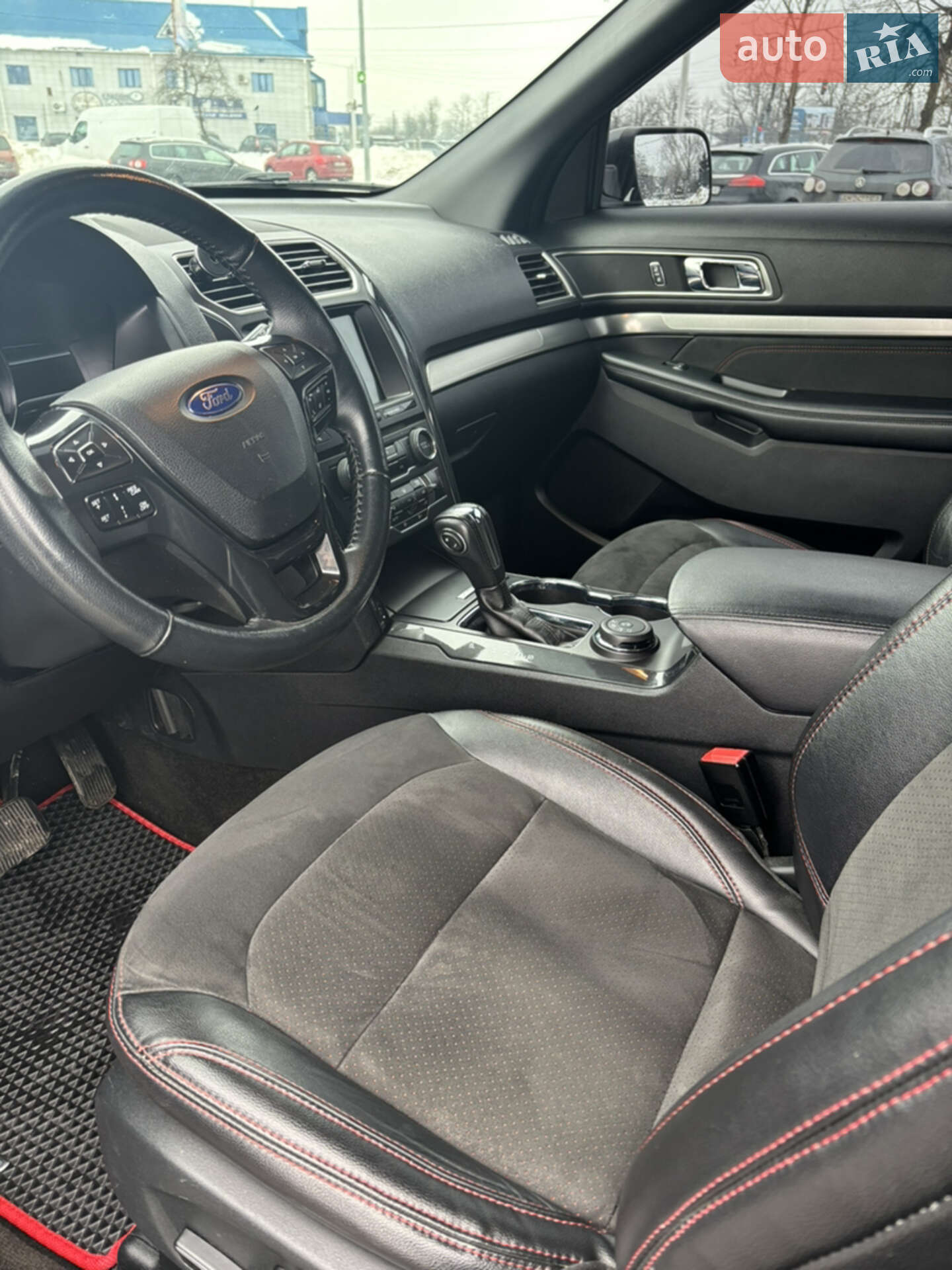 Ford Explorer 2018 VIN 1FM5K8D84JGB82840 фото оголошення 10 з 18