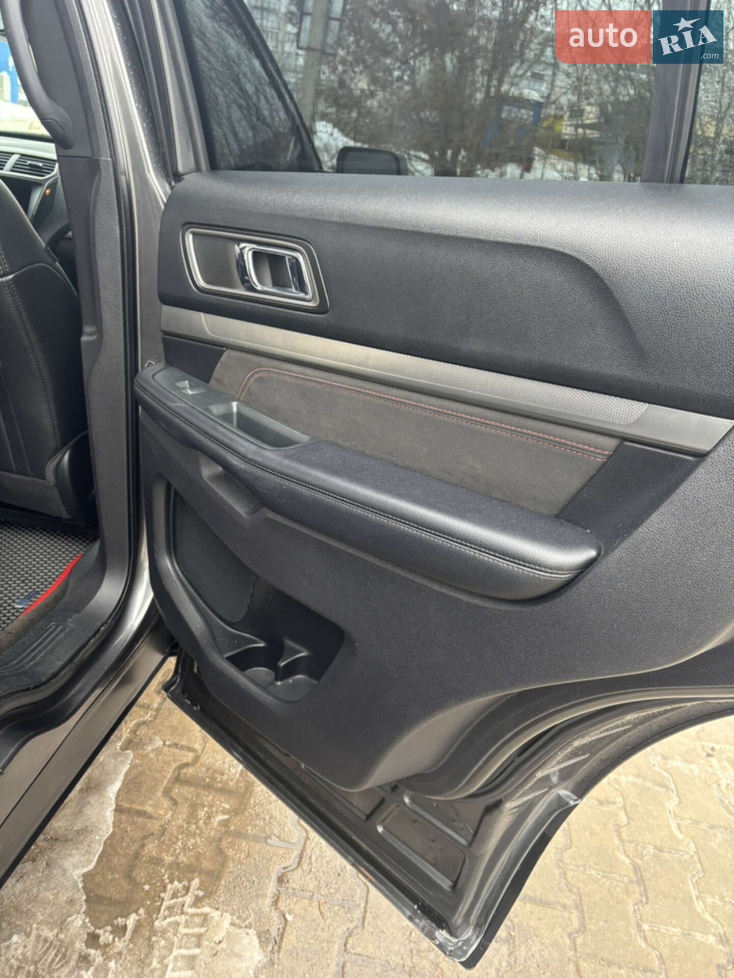Ford Explorer 2018 VIN 1FM5K8D84JGB82840 фото оголошення 11 з 18