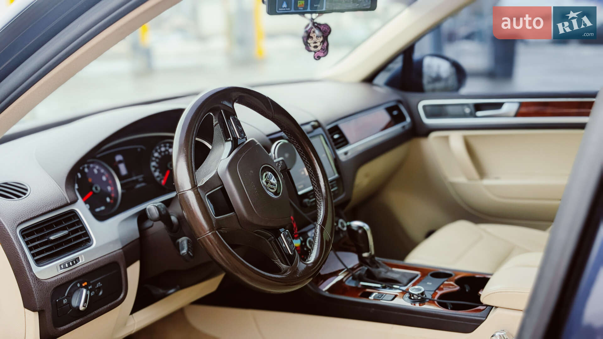 Volkswagen Touareg 2012 VIN WVGEF9BP3DD002614 фото оголошення 47 з 55