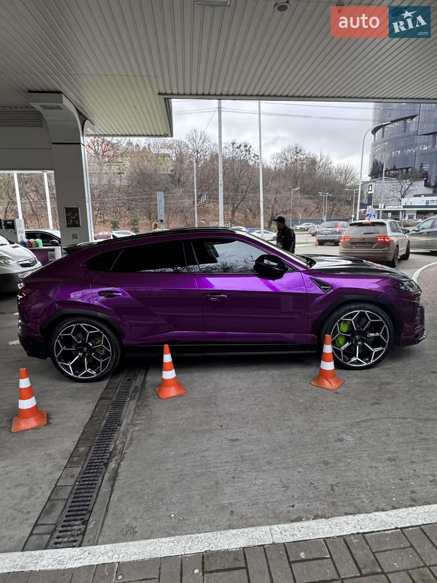 Lamborghini Urus 2020 VIN ZPBUA1ZLXLLA09222 фото оголошення 3 з 31