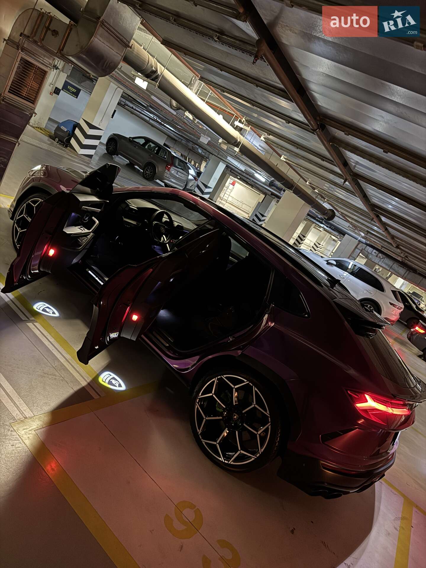 Lamborghini Urus 2020 VIN ZPBUA1ZLXLLA09222 фото оголошення 5 з 31