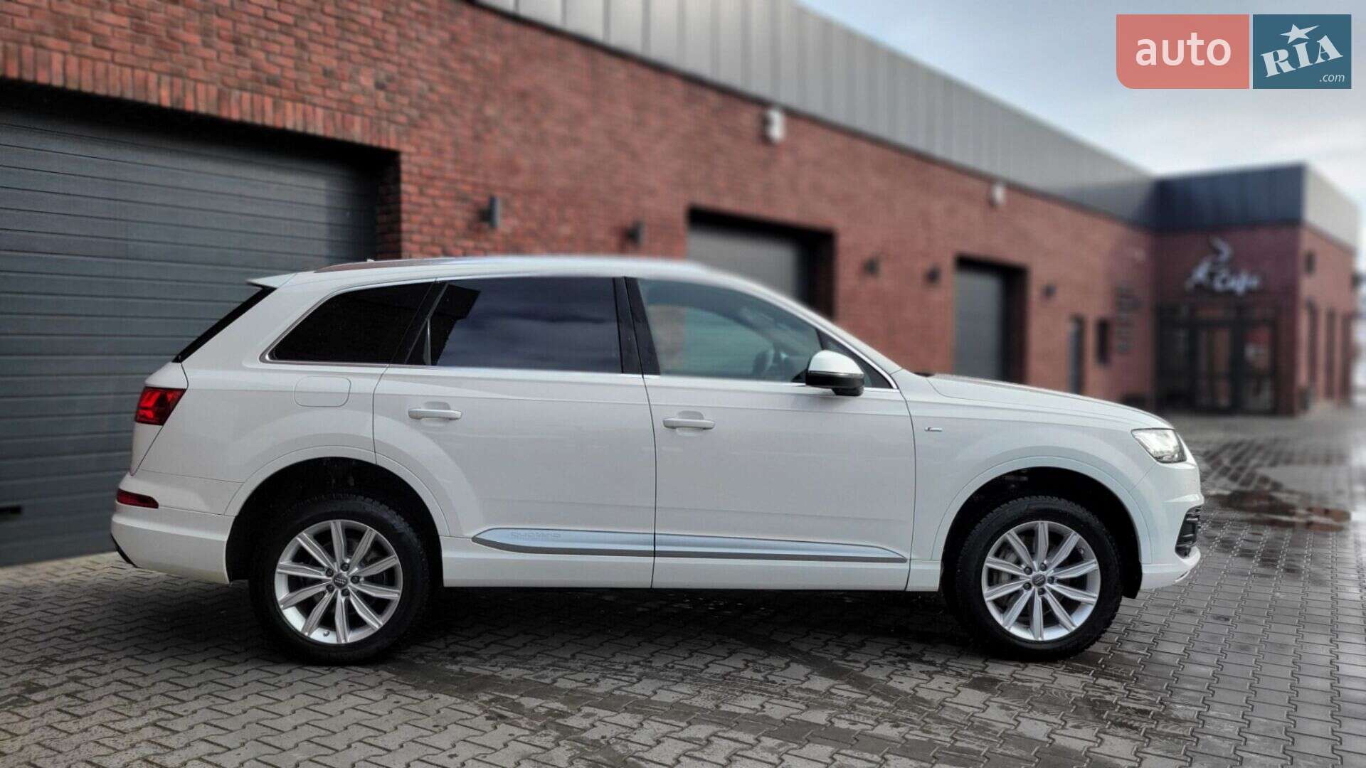 Audi Q7 2018 VIN WAUZZZ4M8JD035133 фото оголошення 9 з 99