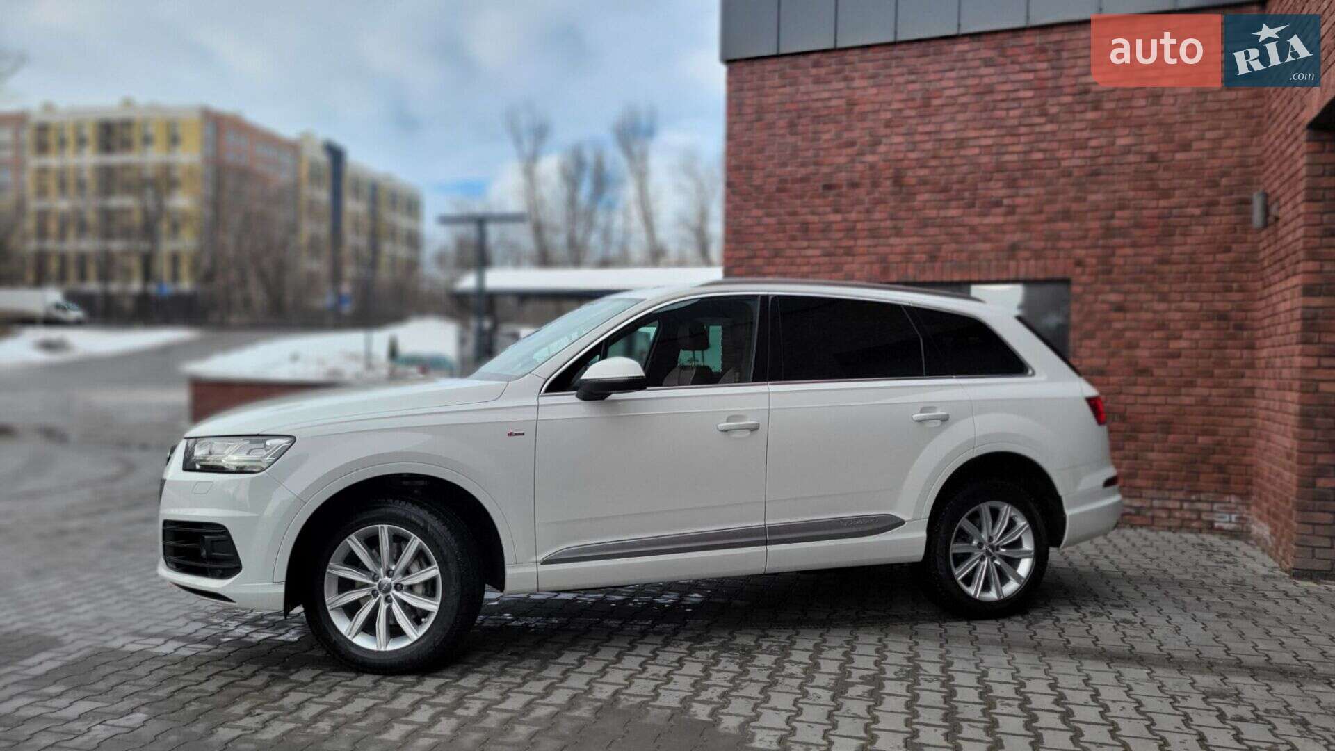 Audi Q7 2018 VIN WAUZZZ4M8JD035133 фото оголошення 3 з 99