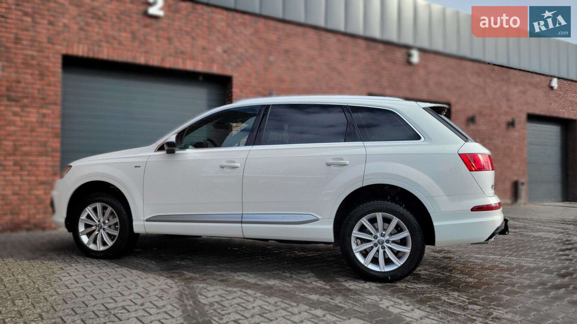 Audi Q7 2018 VIN WAUZZZ4M8JD035133 фото оголошення 12 з 99