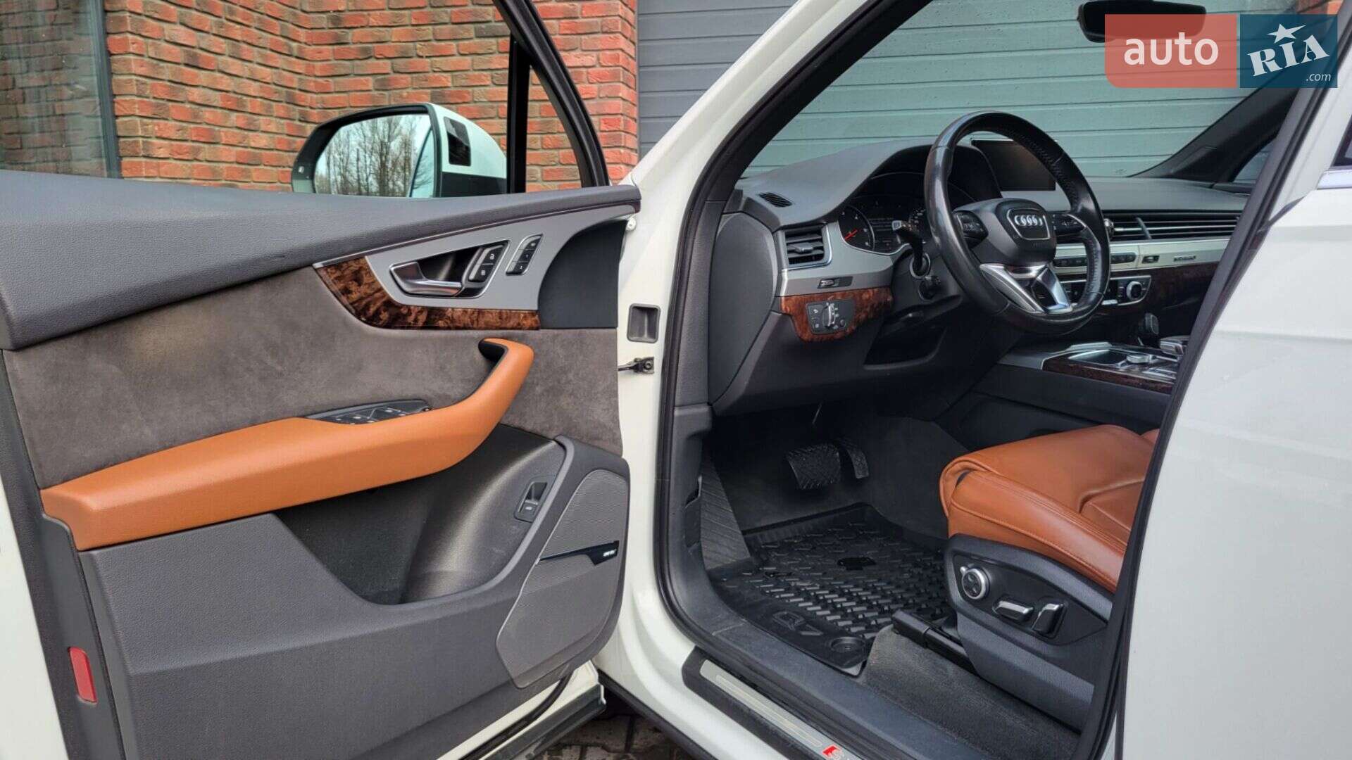 Audi Q7 2018 VIN WAUZZZ4M8JD035133 фото оголошення 31 з 99