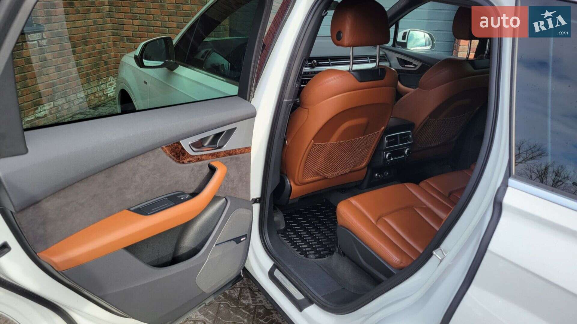 Audi Q7 2018 VIN WAUZZZ4M8JD035133 фото оголошення 44 з 99
