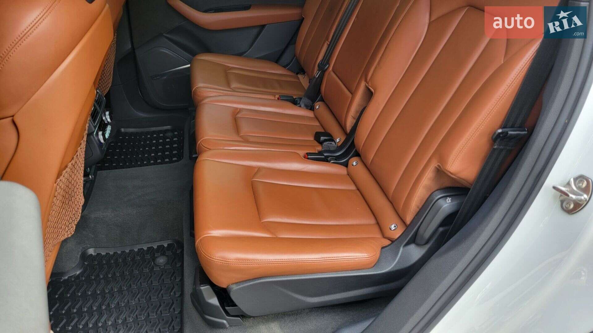 Audi Q7 2018 VIN WAUZZZ4M8JD035133 фото оголошення 46 з 99