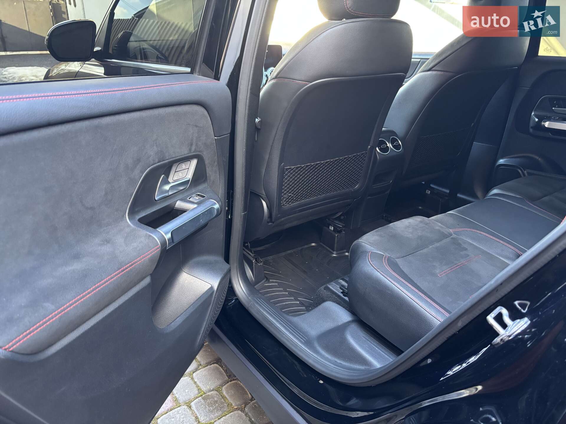 Mercedes-Benz GLB-Class 2021 VIN W1N4M4GB3MW136106 фото оголошення 19 з 43