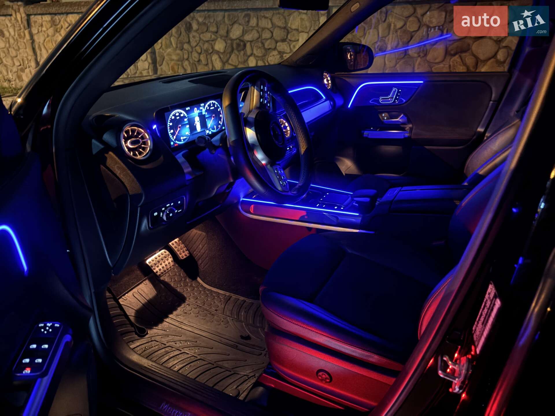 Mercedes-Benz GLB-Class 2021 VIN W1N4M4GB3MW136106 фото оголошення 40 з 43