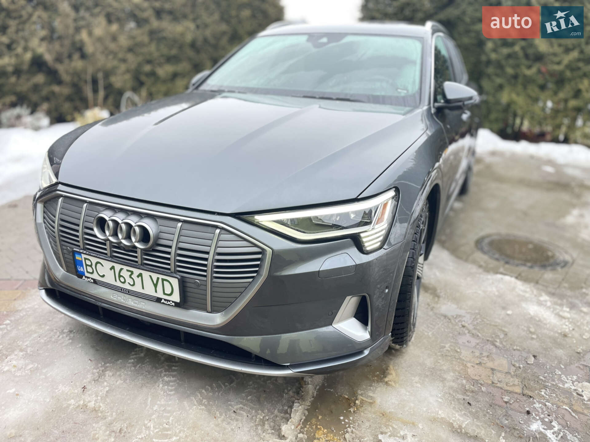 Audi e-tron 2019 VIN WA1VAAGE2KB005776 фото оголошення 2 з 29