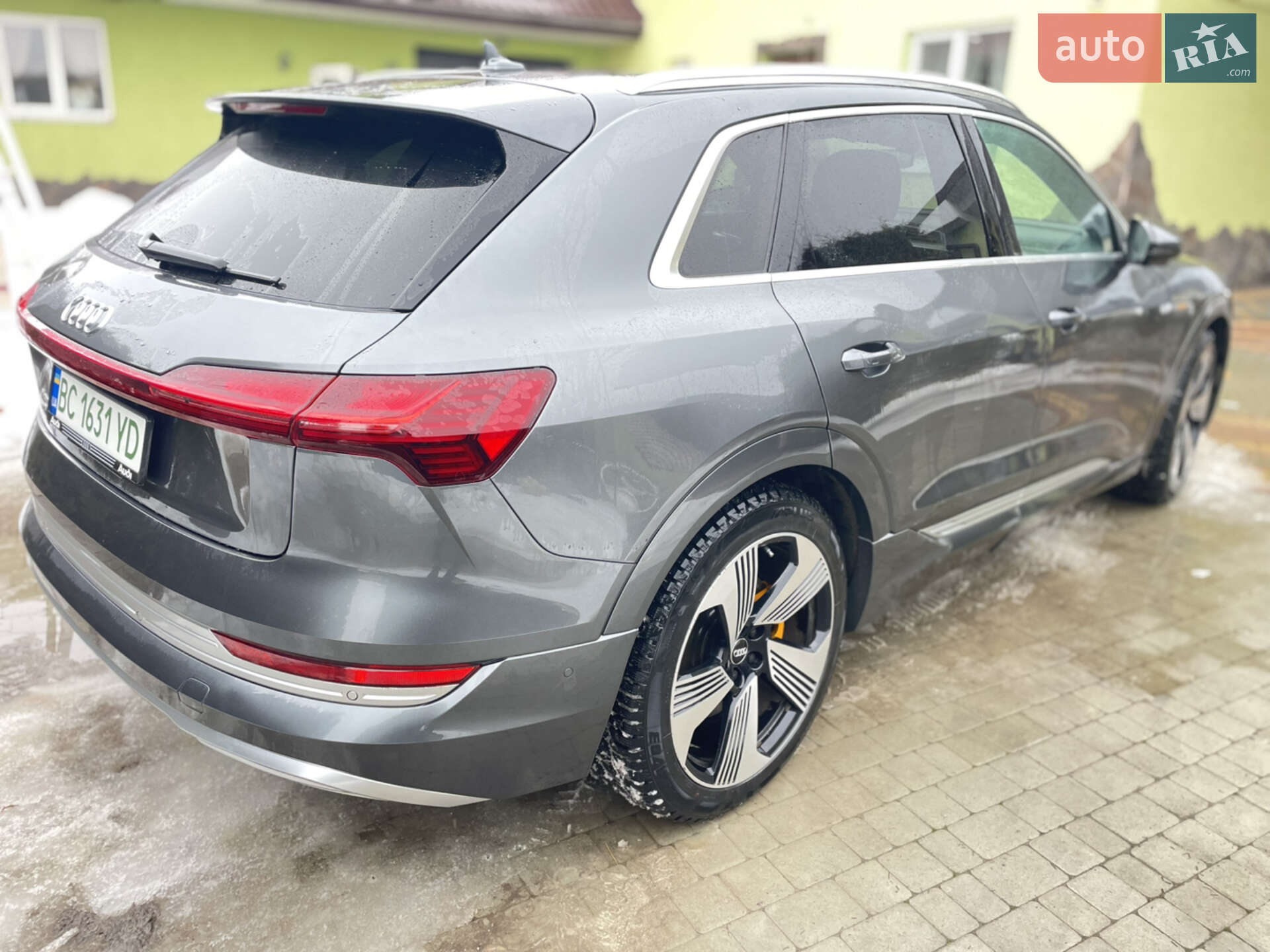 Audi e-tron 2019 VIN WA1VAAGE2KB005776 фото оголошення 6 з 29