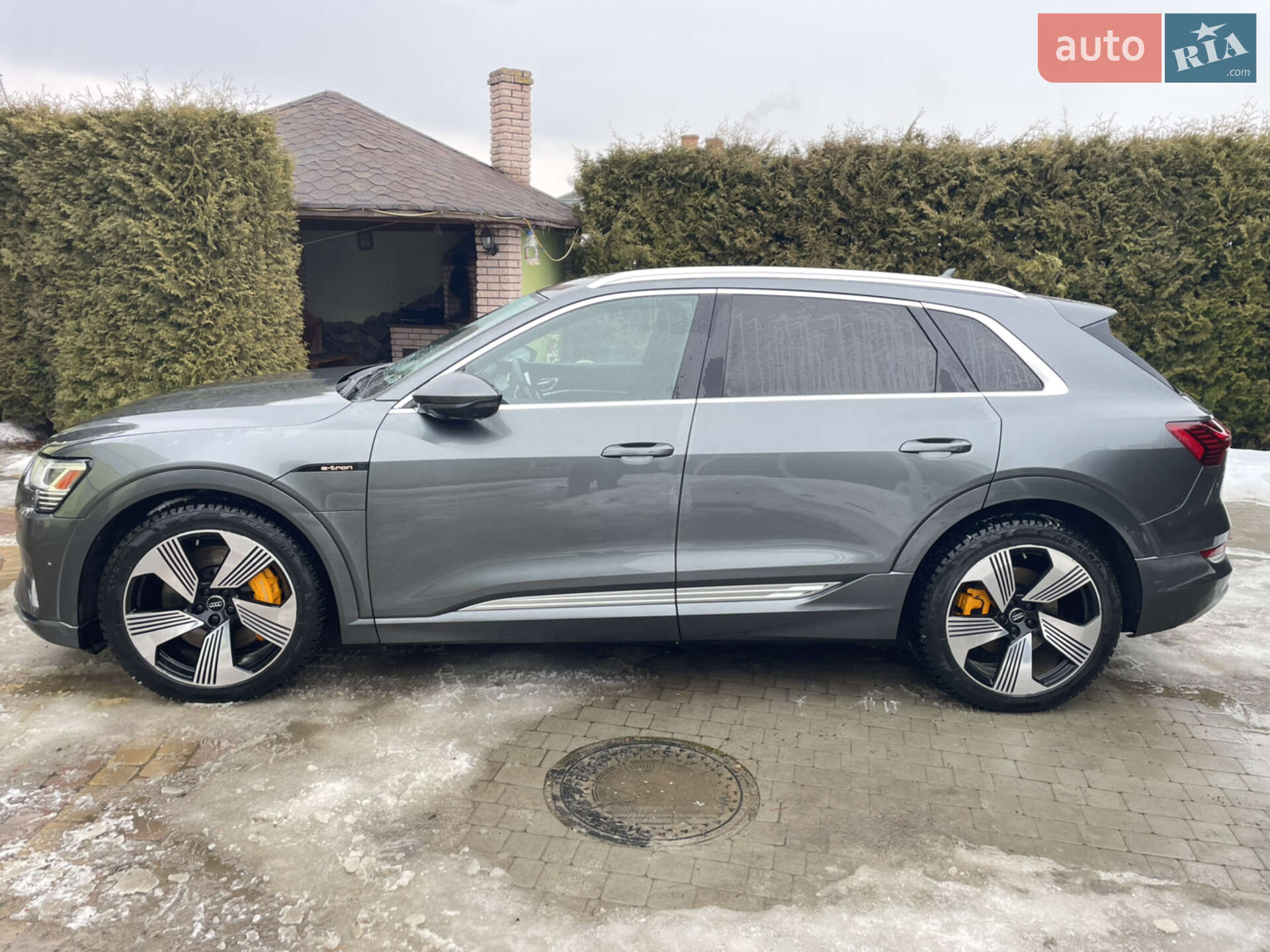 Audi e-tron 2019 VIN WA1VAAGE2KB005776 фото оголошення 10 з 29