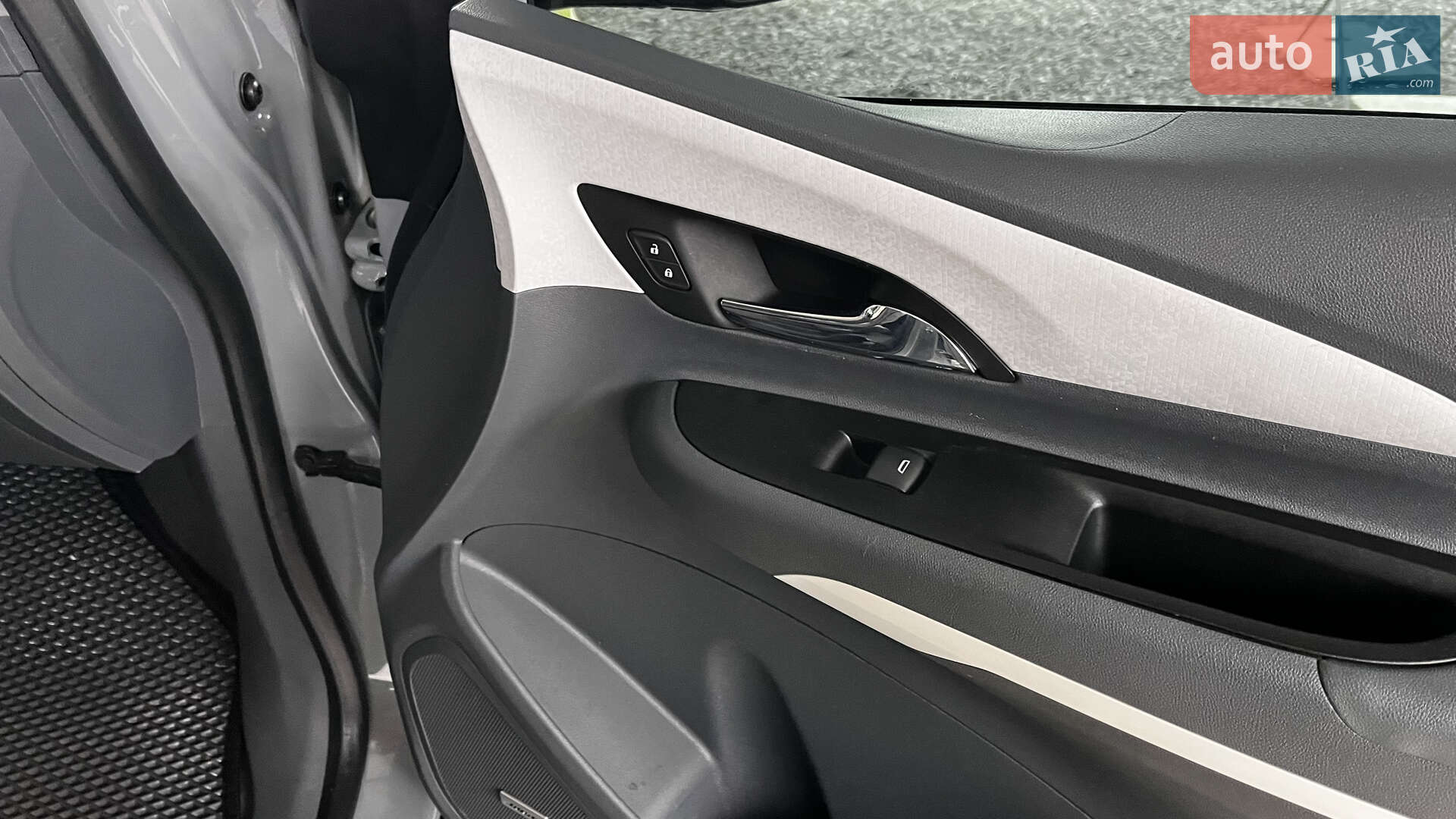 Chevrolet Bolt EV 2020 VIN 1G1FZ6S06L4143511 фото оголошення 16 з 26