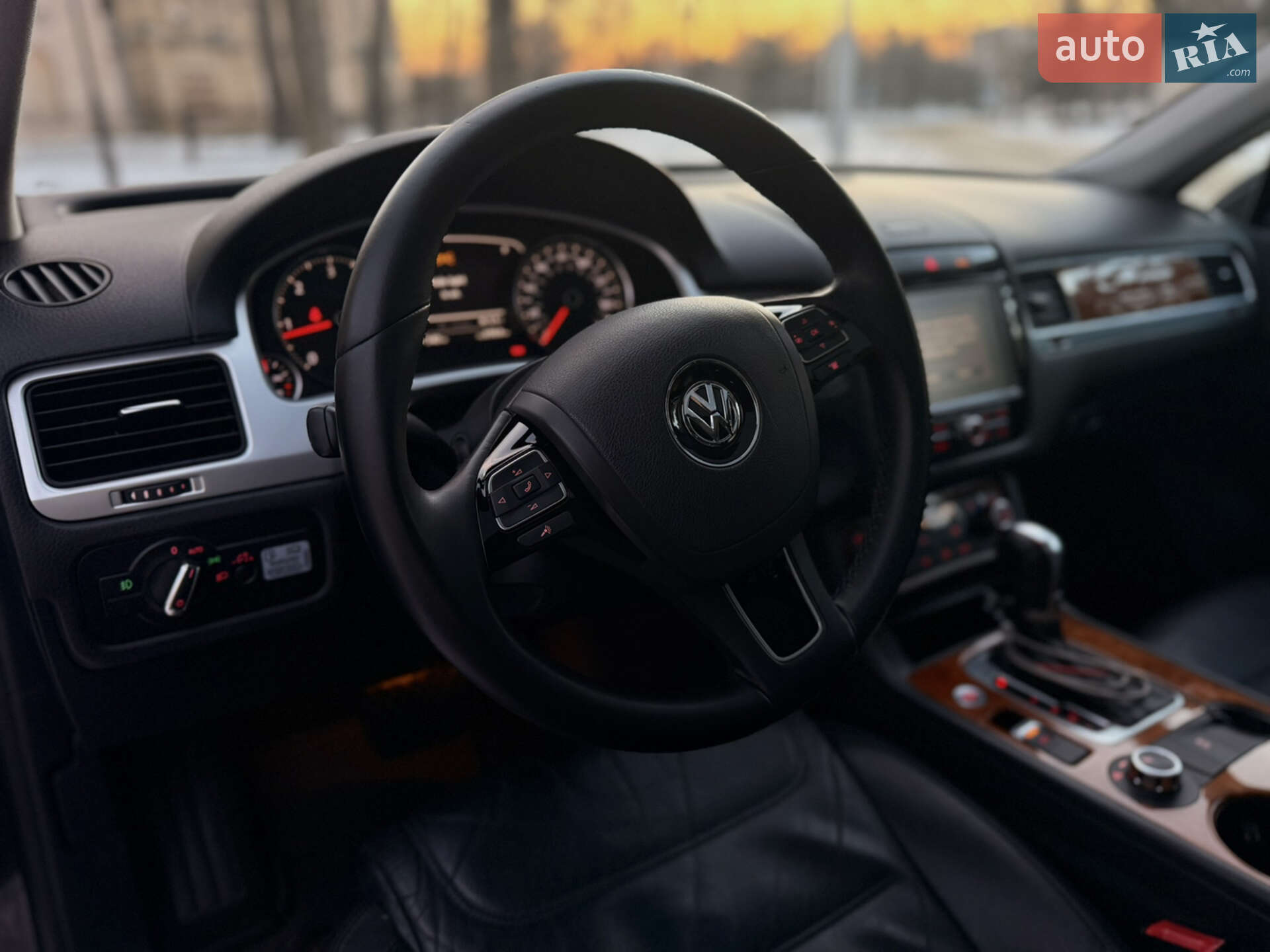 Volkswagen Touareg 2013 VIN WVGEP9BP8ED003756 фото оголошення 12 з 17