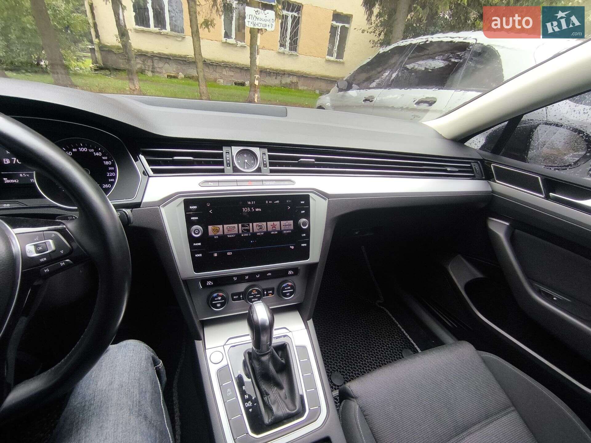 Volkswagen Passat 2019 VIN WVWZZZ3CZKE067004 фото оголошення 9 з 10