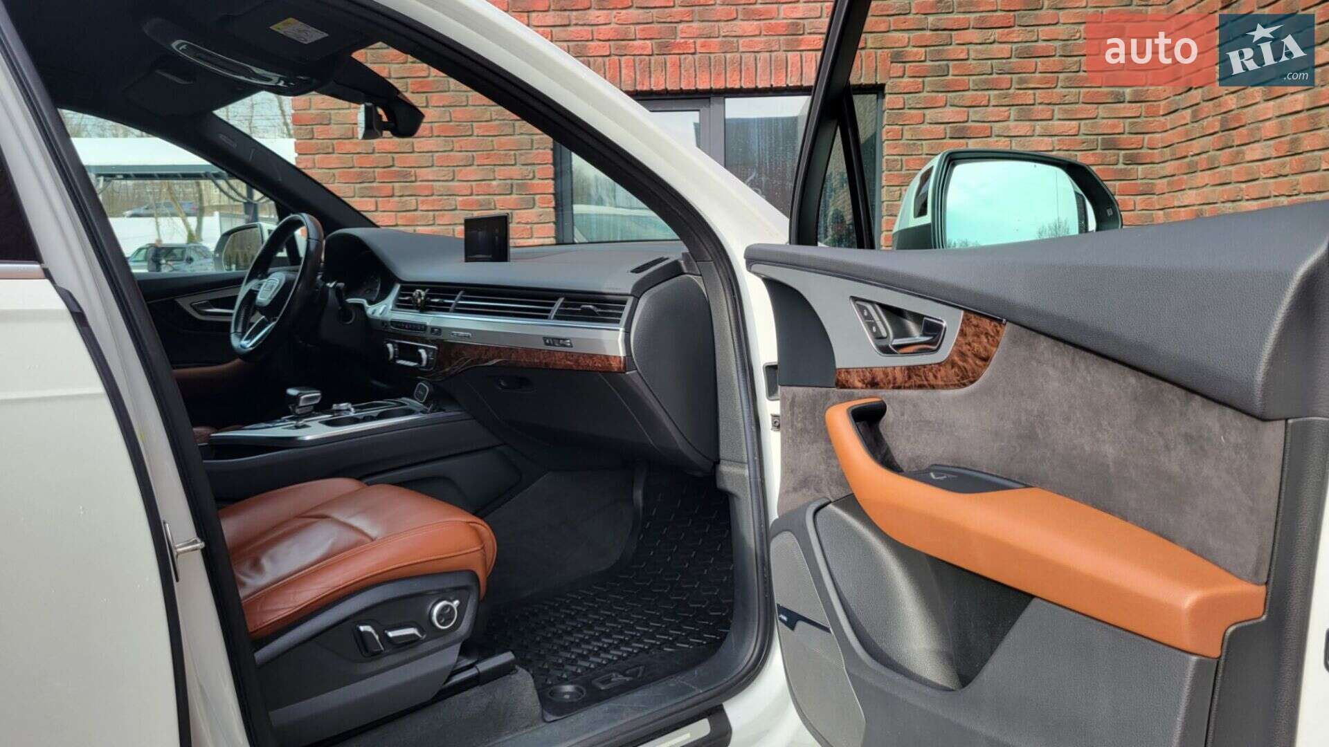 Audi Q7 2018 VIN WAUZZZ4M8JD035133 фото оголошення 58 з 99