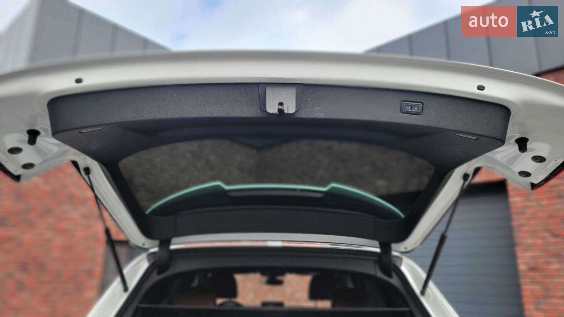 Audi Q7 2018 VIN WAUZZZ4M8JD035133 фото оголошення 74 з 99
