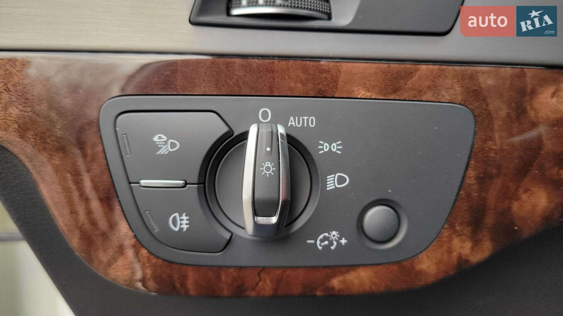 Audi Q7 2018 VIN WAUZZZ4M8JD035133 фото оголошення 87 з 99