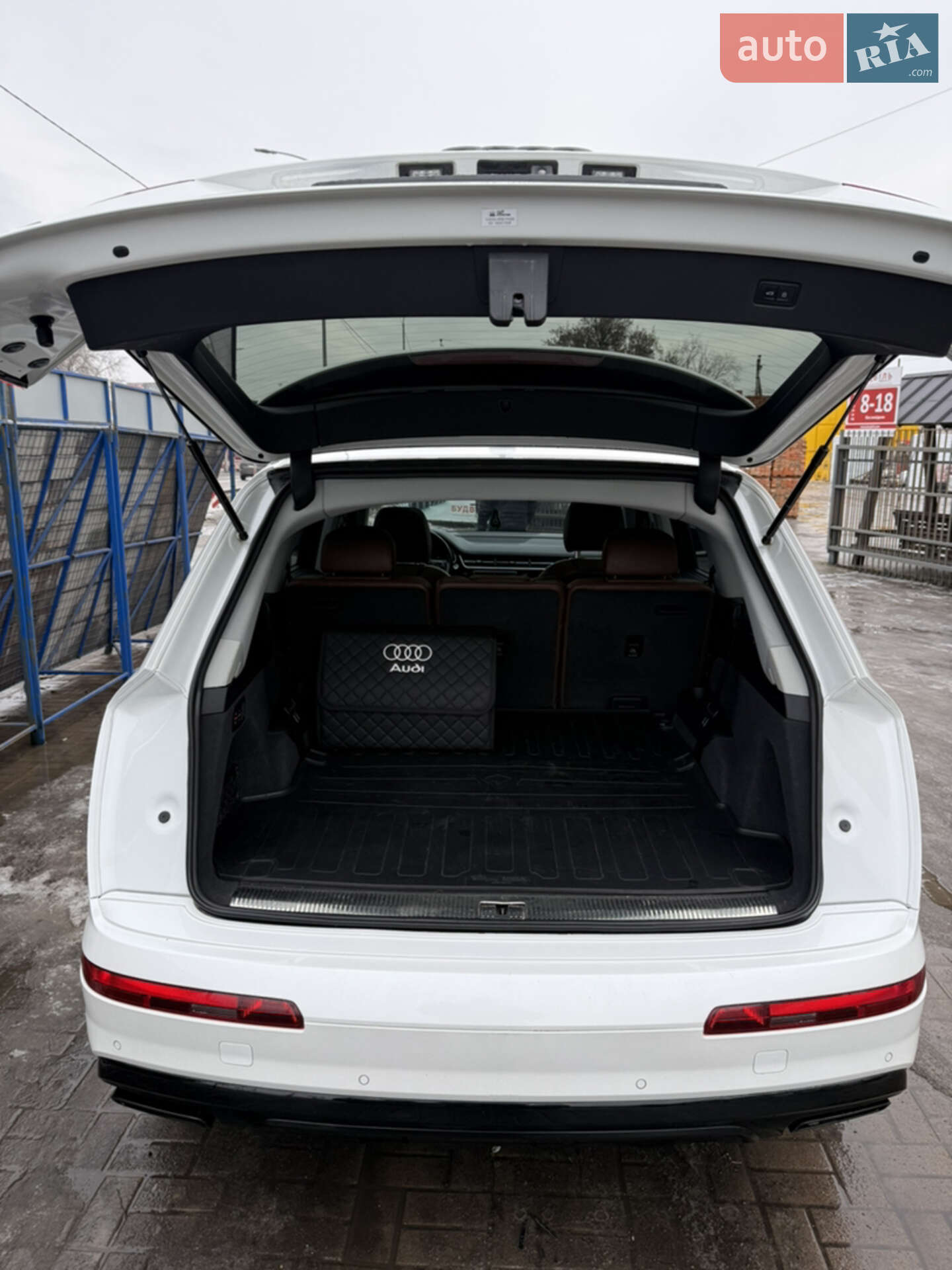 Audi Q7 2016 VIN WA1LAAF78HD014019 фото оголошення 3 з 18