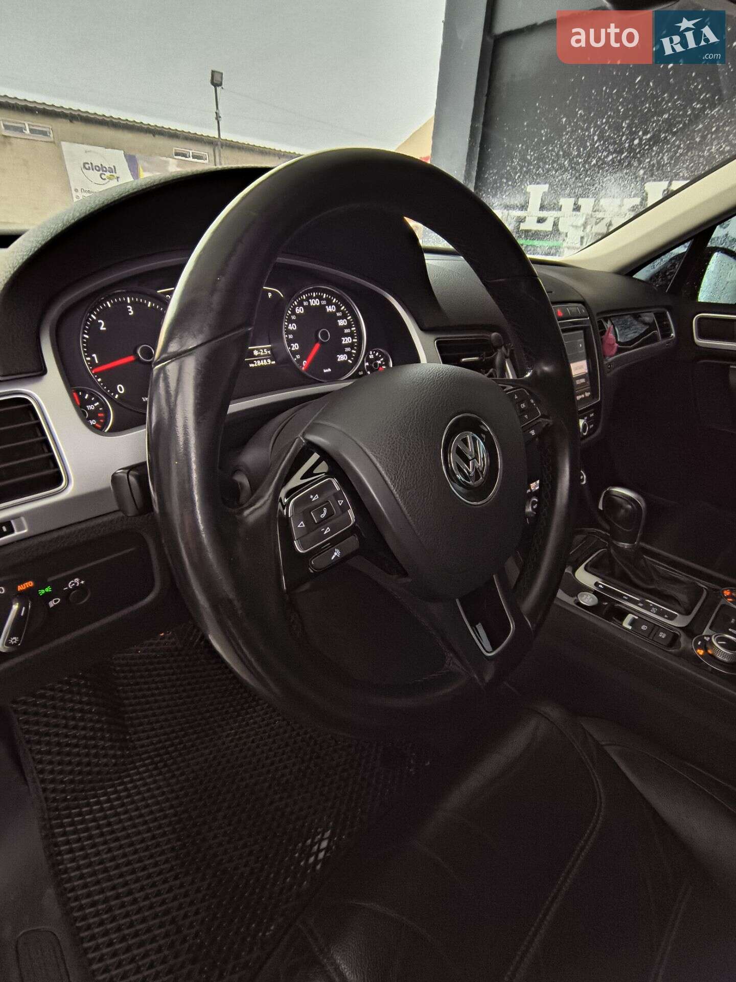 Volkswagen Touareg 2017 VIN WVGZZZ7PZHD025755 фото оголошення 12 з 35