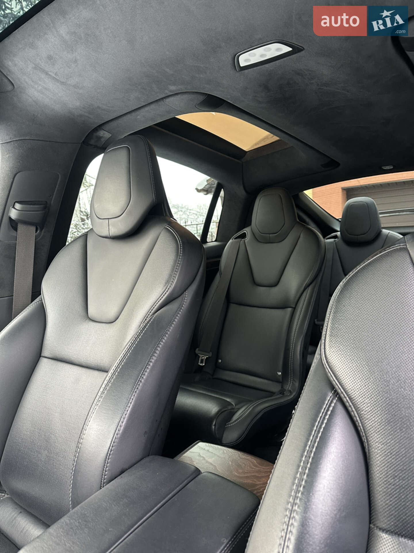 Tesla Model X 2018 VIN 5YJXCBE48JF109824 фото оголошення 42 з 53