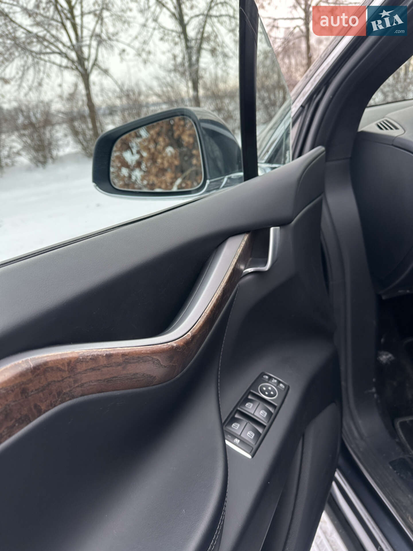 Tesla Model X 2018 VIN 5YJXCBE48JF109824 фото оголошення 44 з 53
