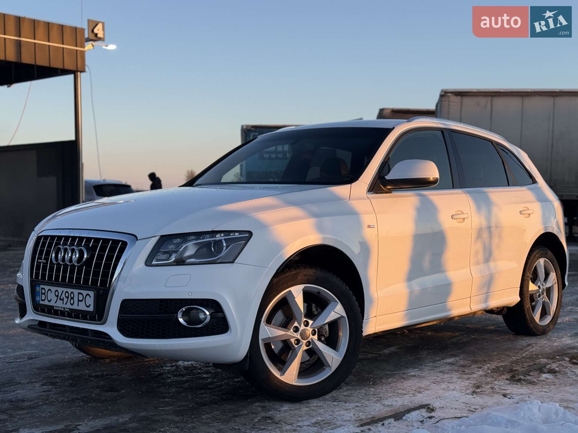 Audi Q5 2010 VIN WAUZZZ8R3BA004784 фото оголошення 3 з 12