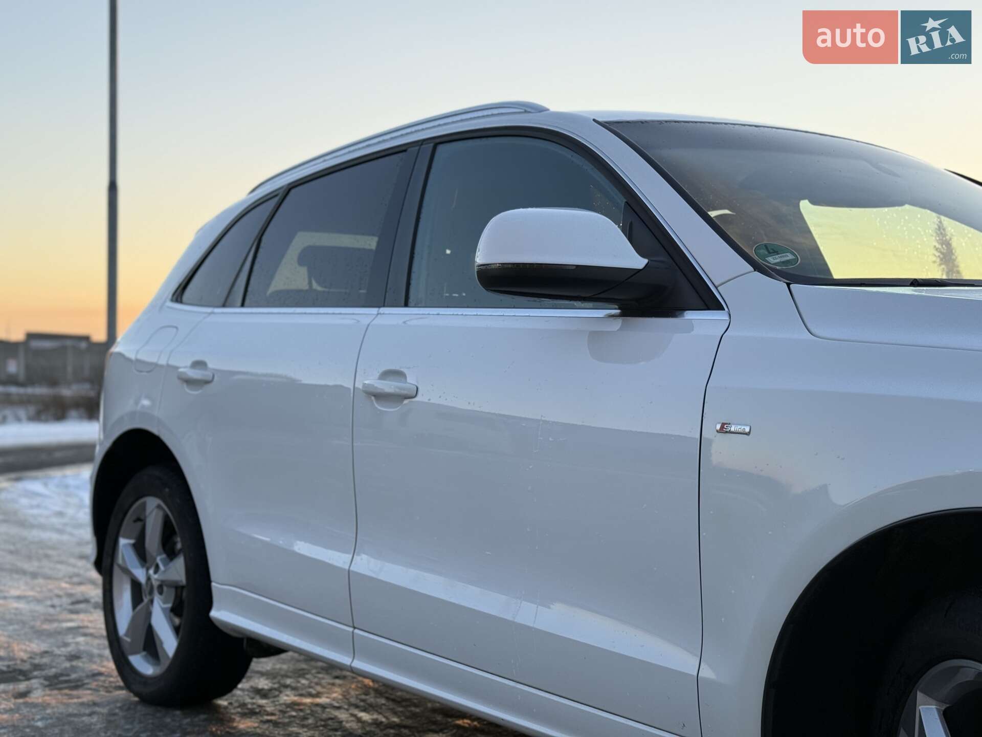 Audi Q5 2010 VIN WAUZZZ8R3BA004784 фото оголошення 4 з 12