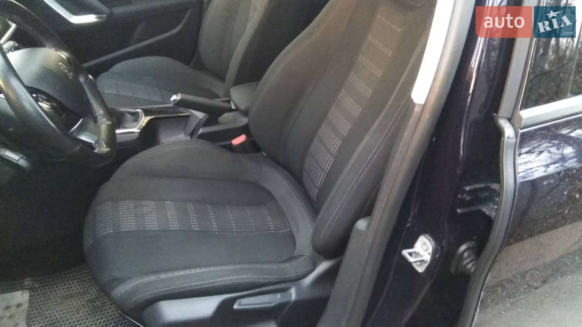 Peugeot 308 2015 VIN VF3LCBHZHFS307380 фото оголошення 7 з 38