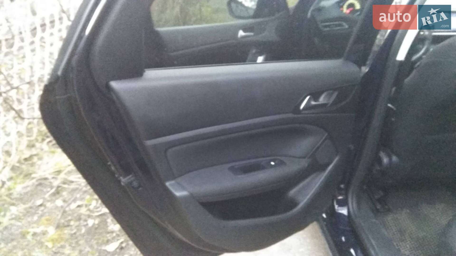 Peugeot 308 2015 VIN VF3LCBHZHFS307380 фото оголошення 13 з 38