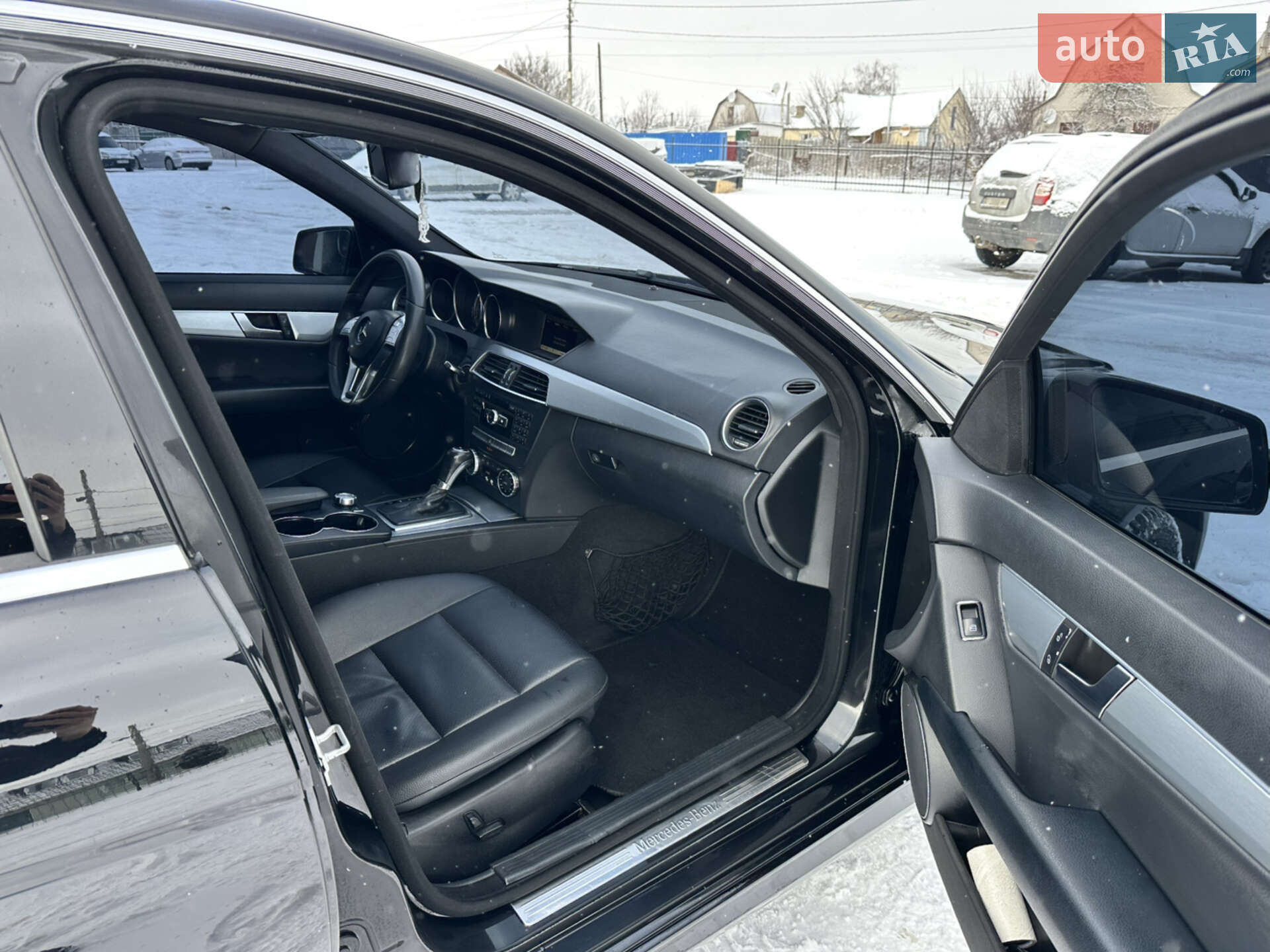 Mercedes-Benz C-Class 2013 VIN WDDGF4HB6DA854345 фото оголошення 11 з 22
