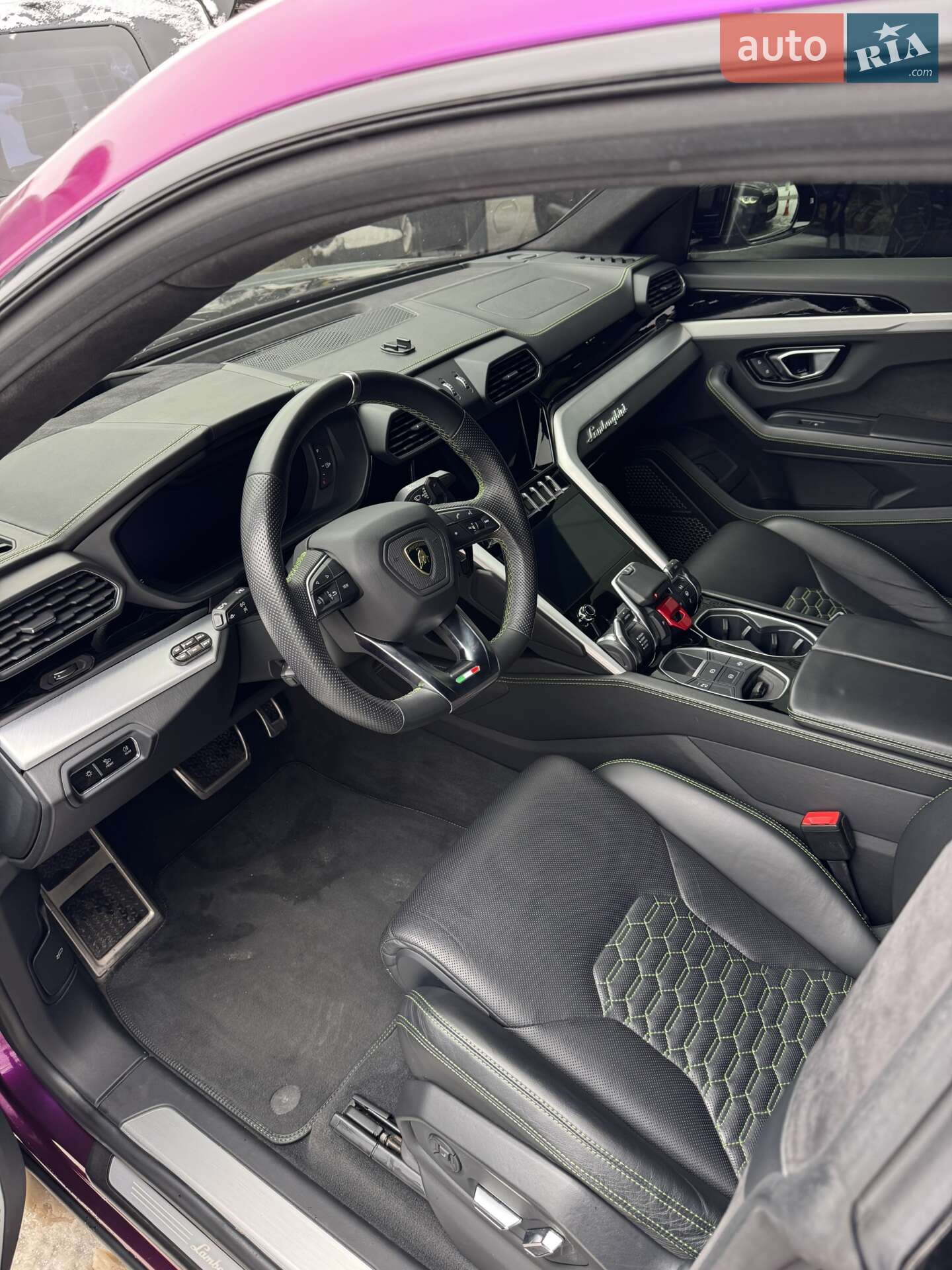 Lamborghini Urus 2020 VIN ZPBUA1ZLXLLA09222 фото оголошення 9 з 16
