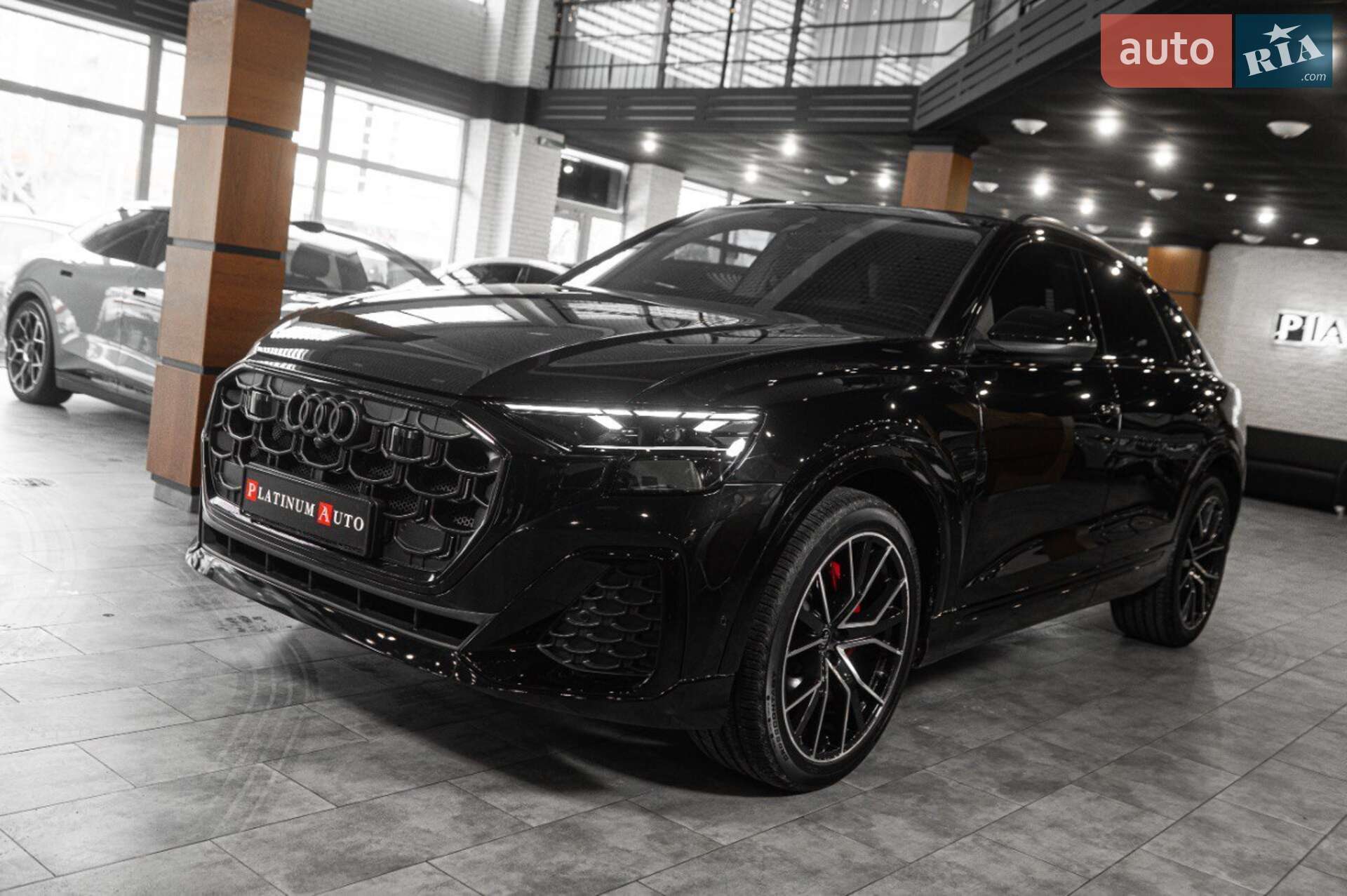 Audi Q8 2023 VIN WA1FVBF16PD028292 фото оголошення 2 з 58