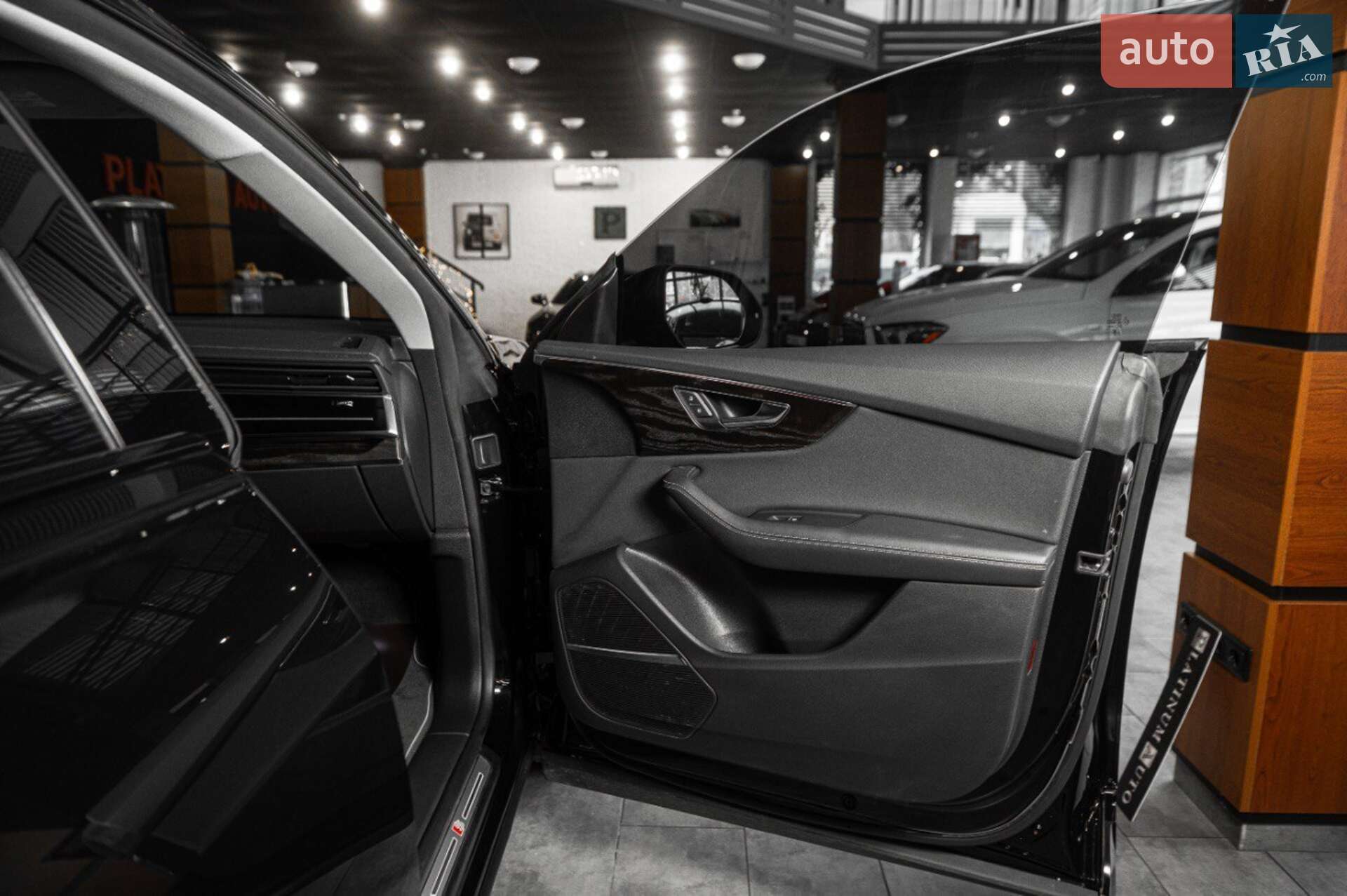 Audi Q8 2023 VIN WA1FVBF16PD028292 фото оголошення 43 з 58
