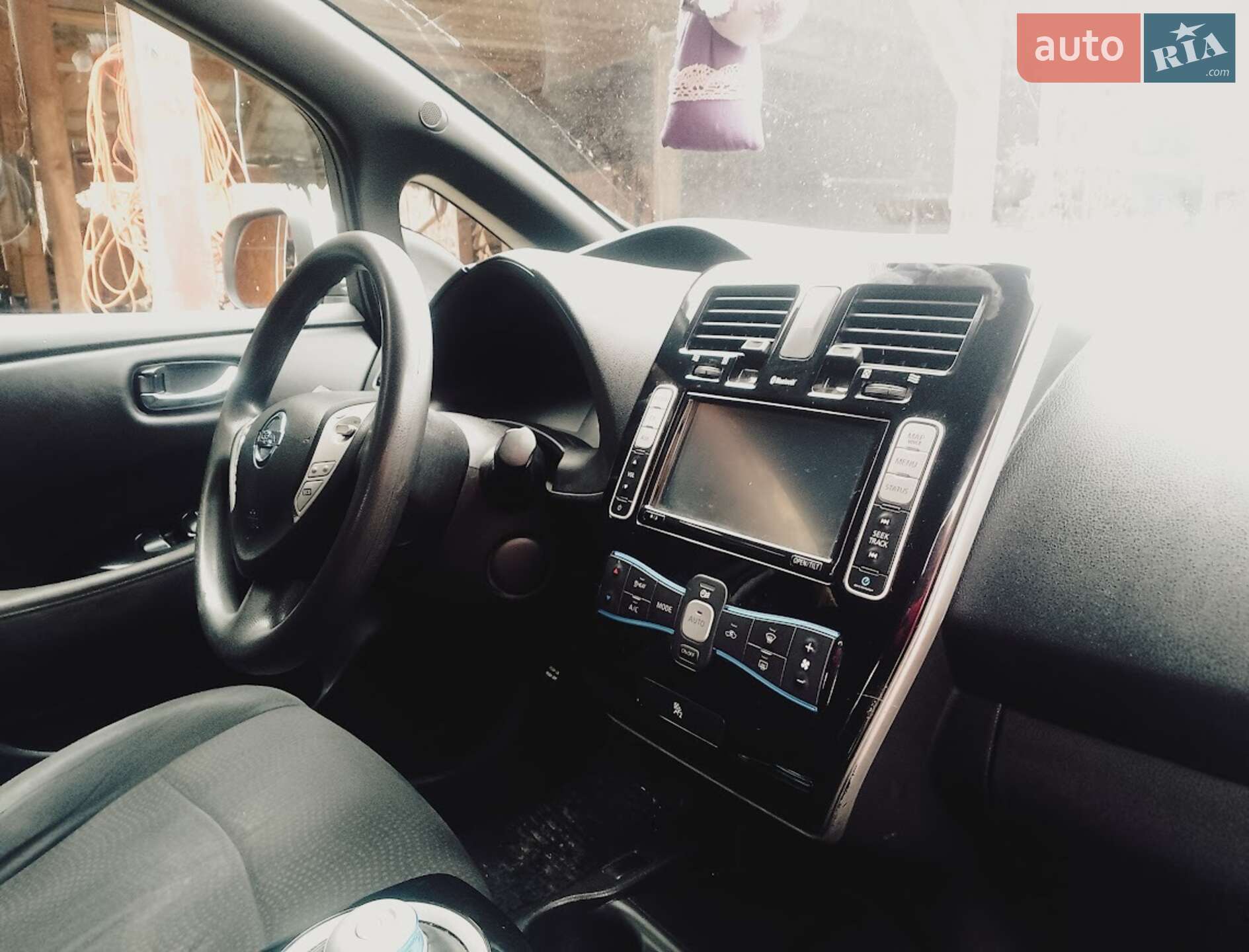 Nissan Leaf 2017 VIN SJNFAAZE0U6063403 фото оголошення 11 з 16