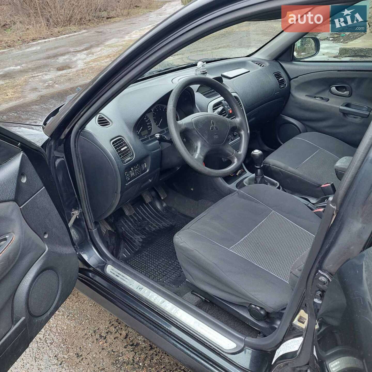Mitsubishi Carisma 2003 VIN XMCSNDA1A3F031121 фото оголошення 4 з 8