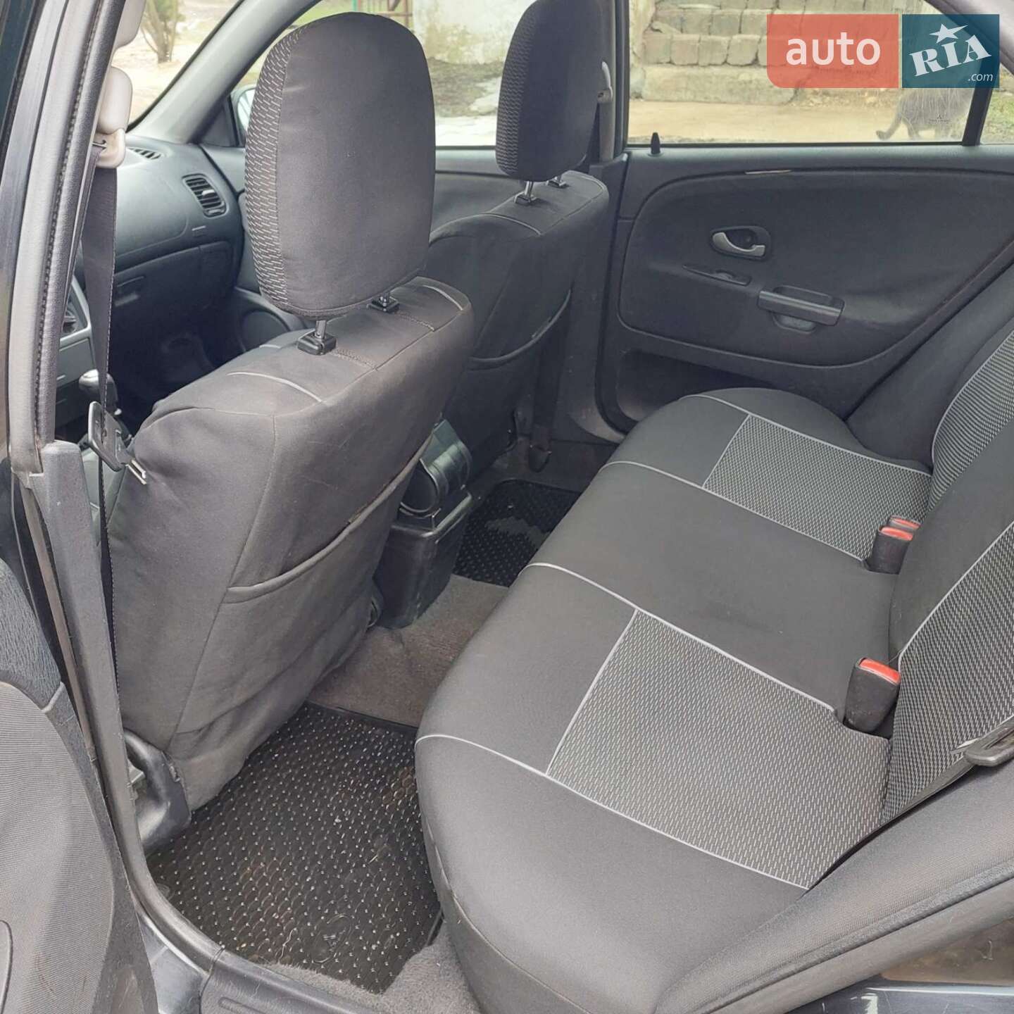 Mitsubishi Carisma 2003 VIN XMCSNDA1A3F031121 фото оголошення 5 з 8