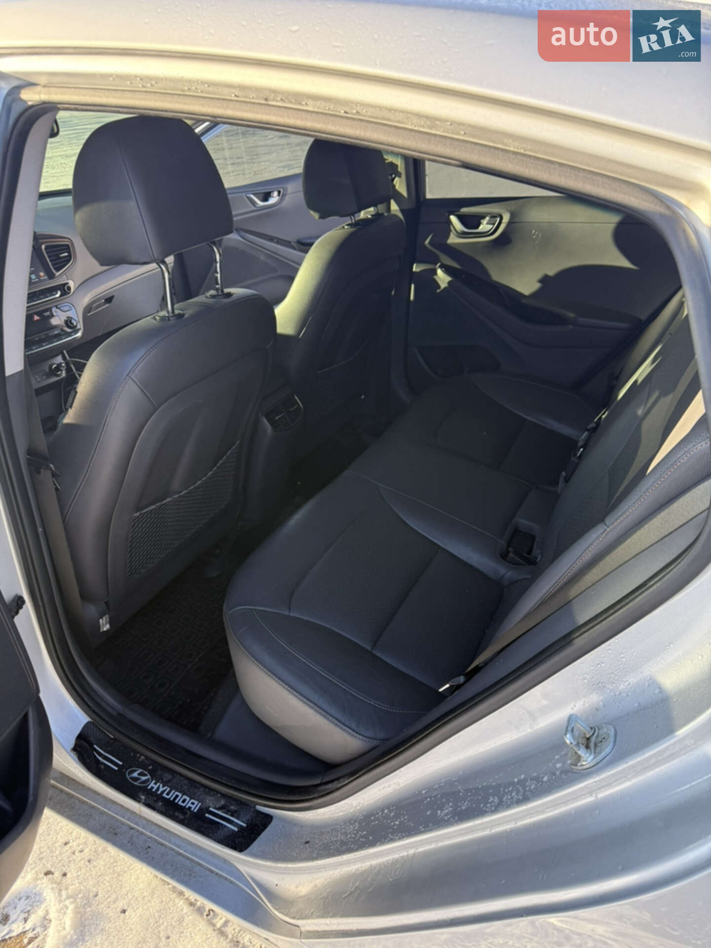 Hyundai Ioniq Electric 2019 VIN KMHC851HFKU041438 фото оголошення 6 з 14