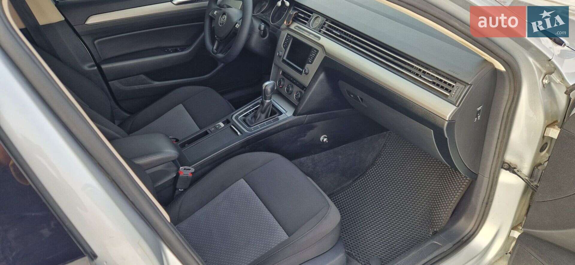 Volkswagen Passat 2015 VIN WVWZZZ3CZGE067670 фото оголошення 20 з 68